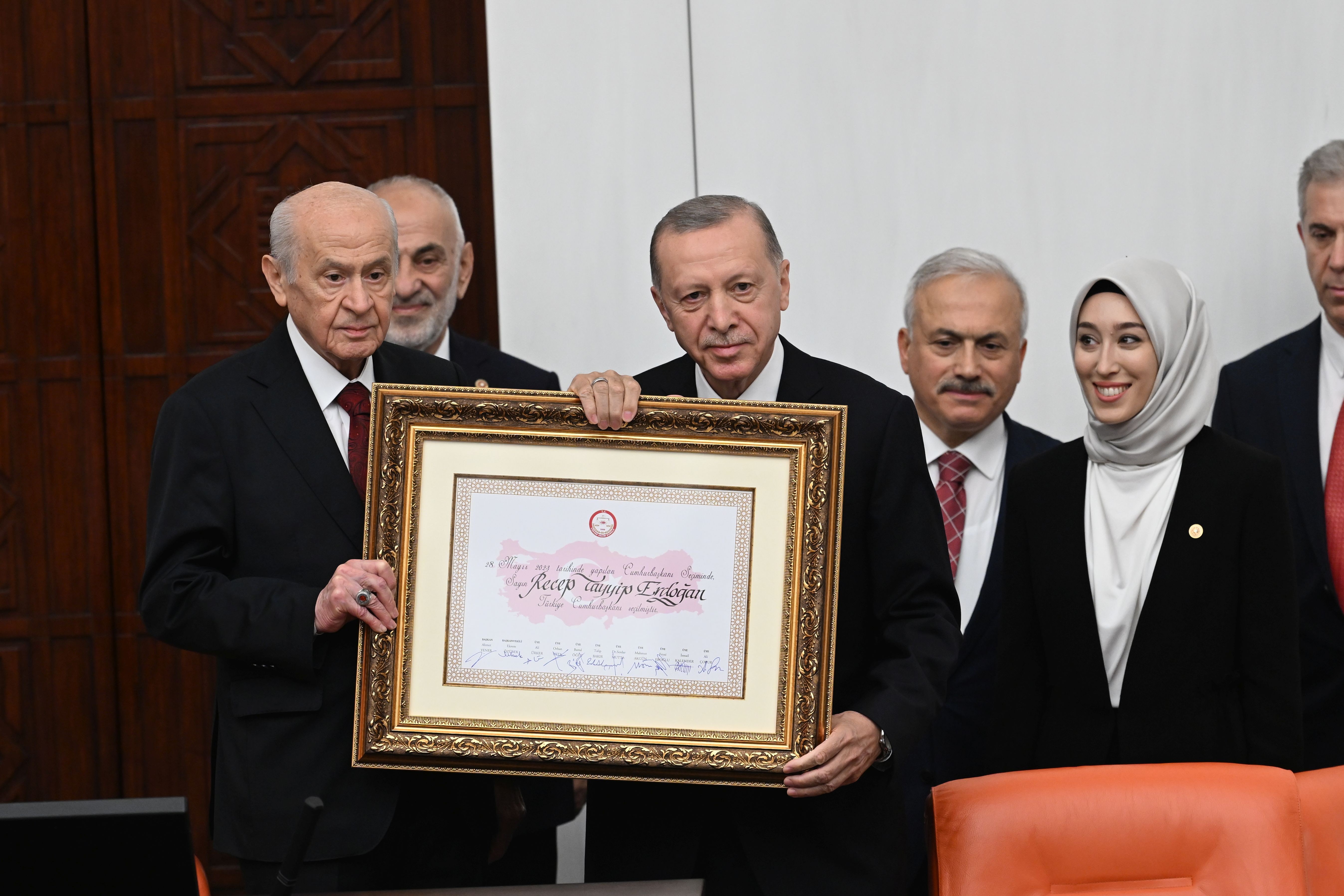 Cumhurbaşkanı Erdoğan yemin etti, kabine akşam açıklanacak