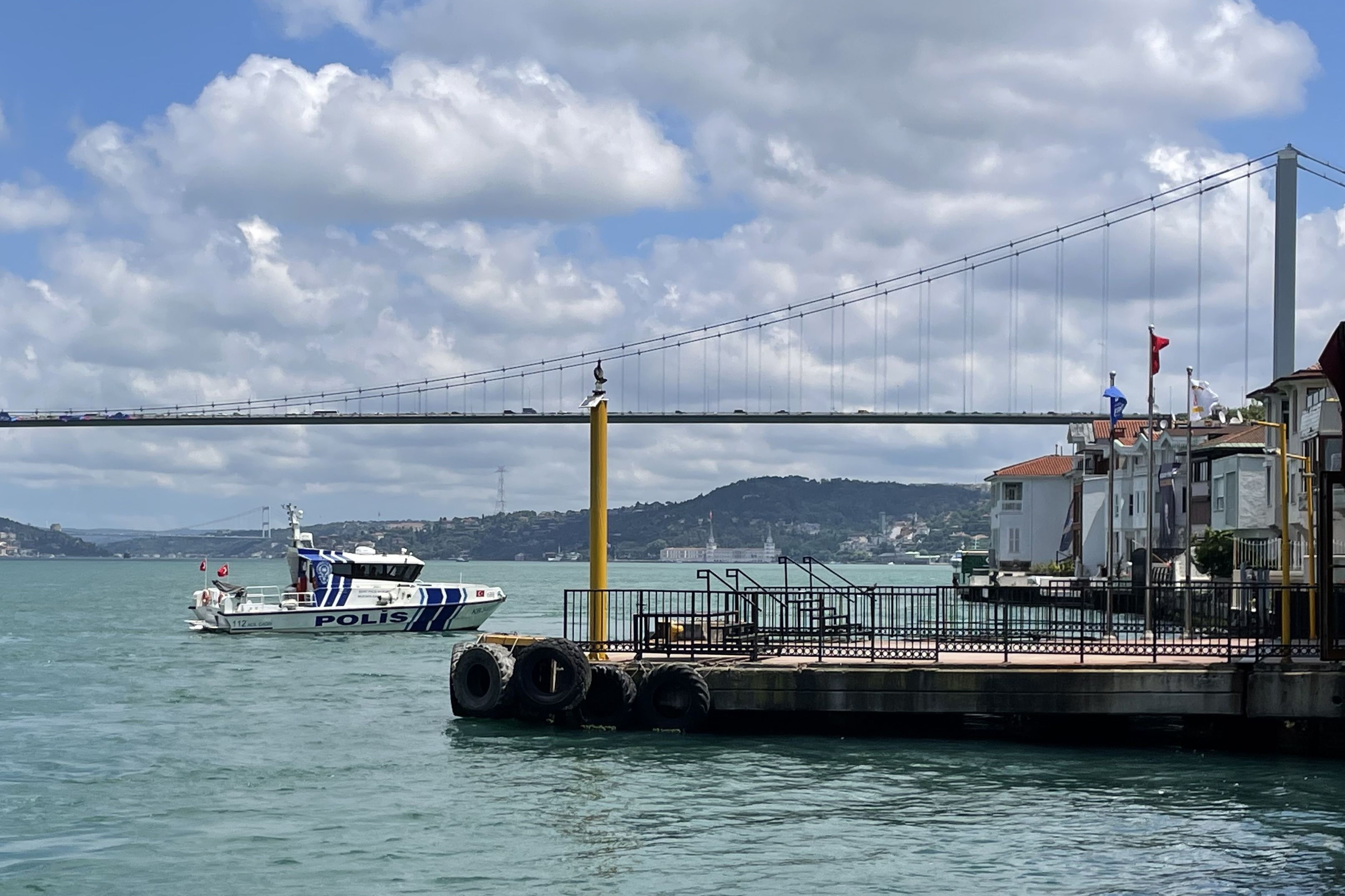 Üsküdar'da denizde kaybolan lise öğrencisini arama çalışmaları 