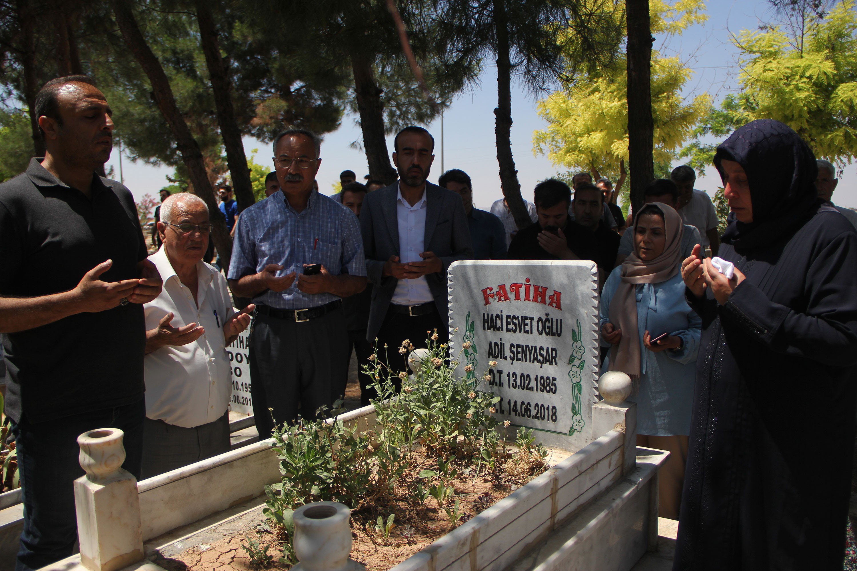 Şenyaşar ailesi, katledilen yakınlarını andı