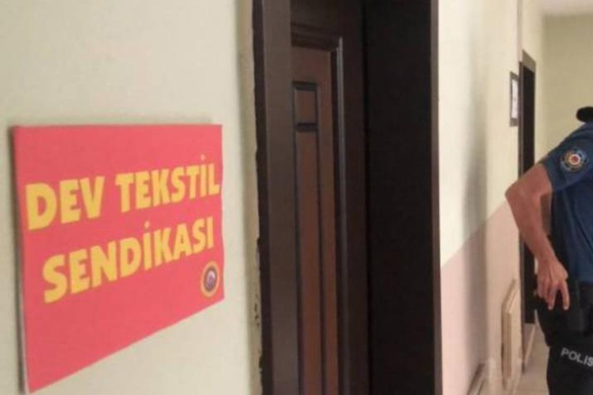 Dev Tekstil Sendikası binası, polis