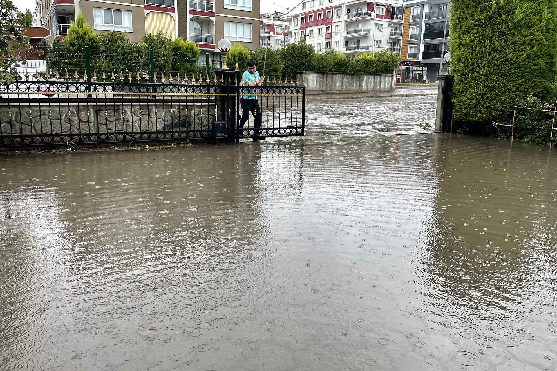 Aydın'da sağanak sonrası oluşan su baskını