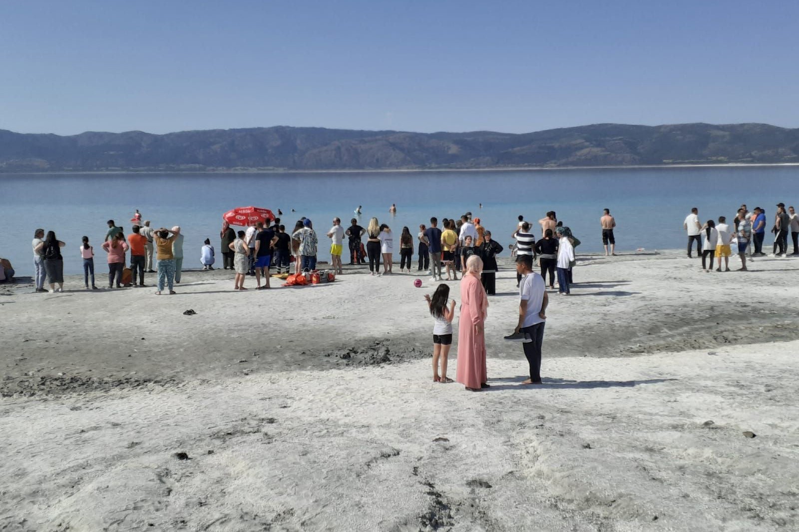 Salda Gölü'nde çocuk boğuldu