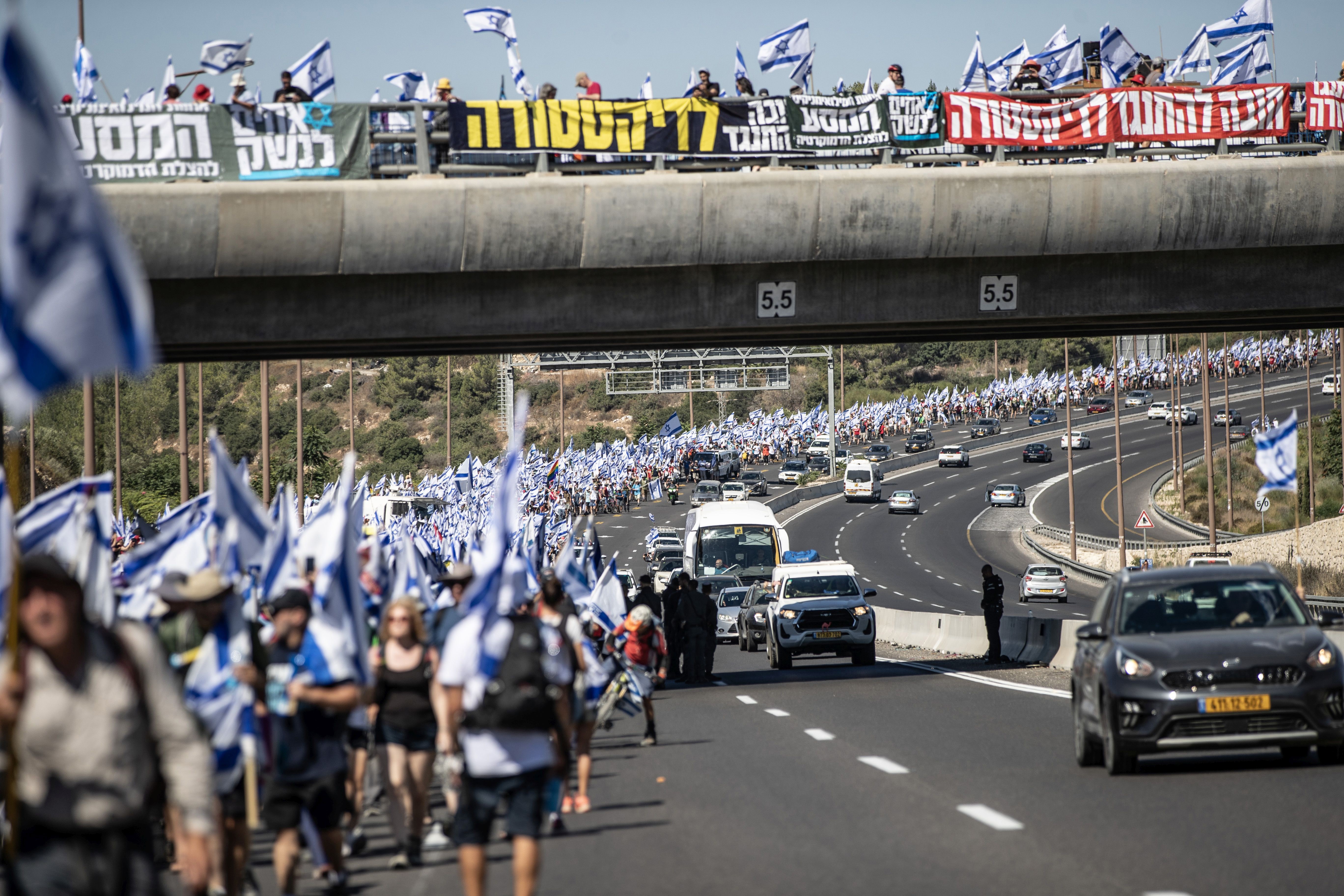 İsrail'de Netanyahu hükümetinin politikalarına karşı yürüyüş 