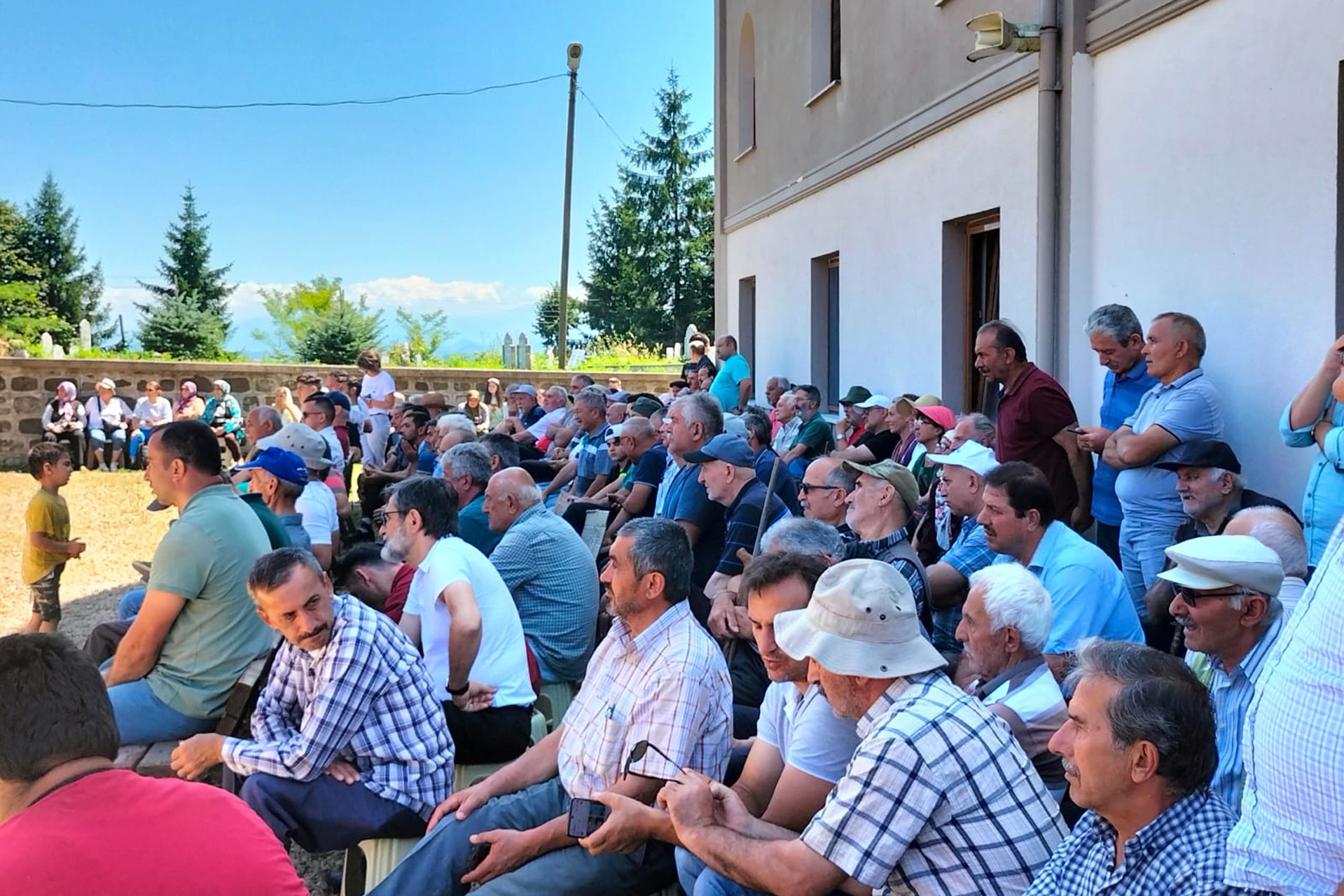 Ordu'da maden şirketlerinin yaşam alanlarında maden açmasını istemeyen halkın yaptığı toplantılardan bir fotoğraf.