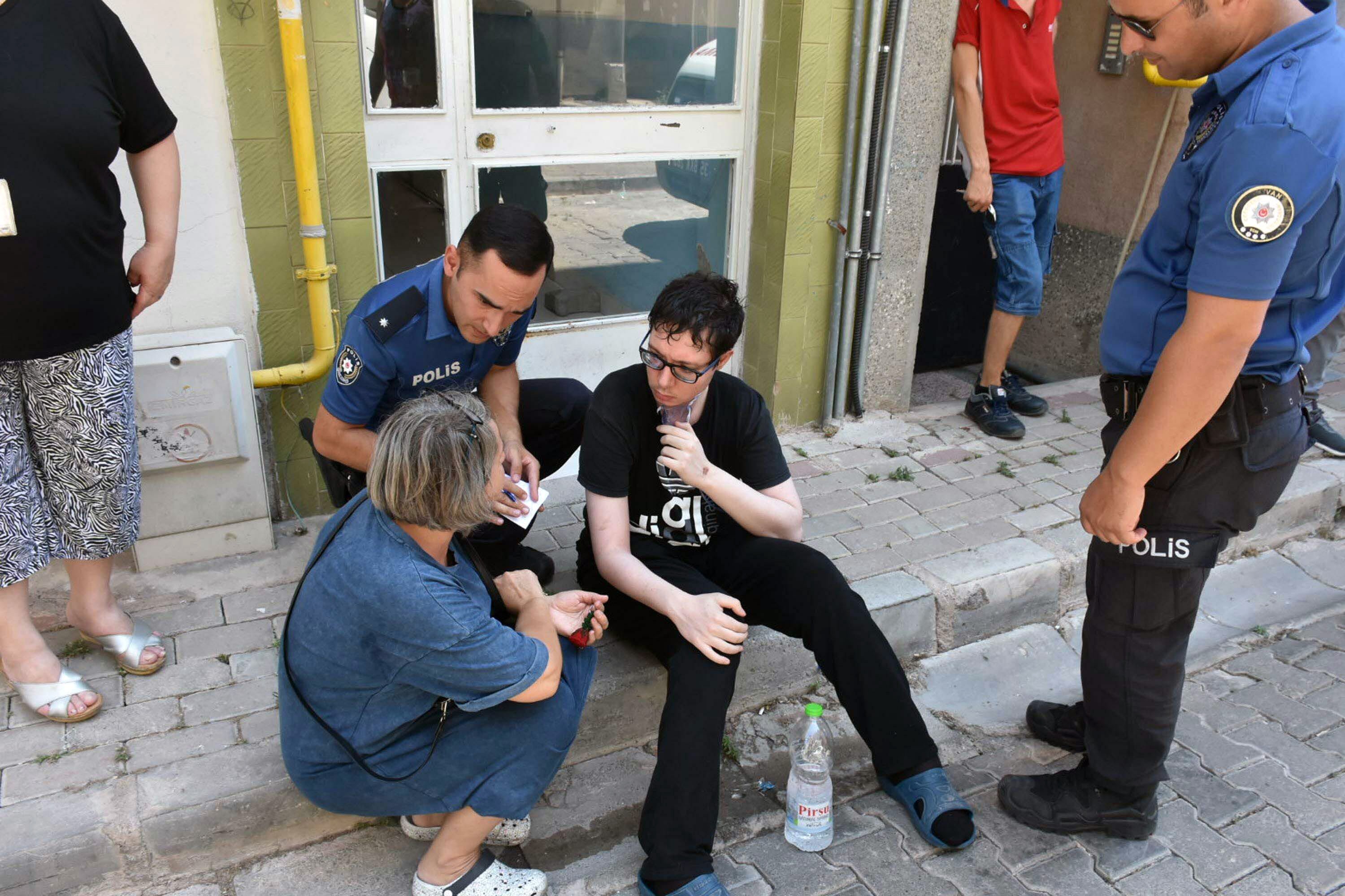 İzmir'de doğal gaz patlaması sonucu yaralananlar