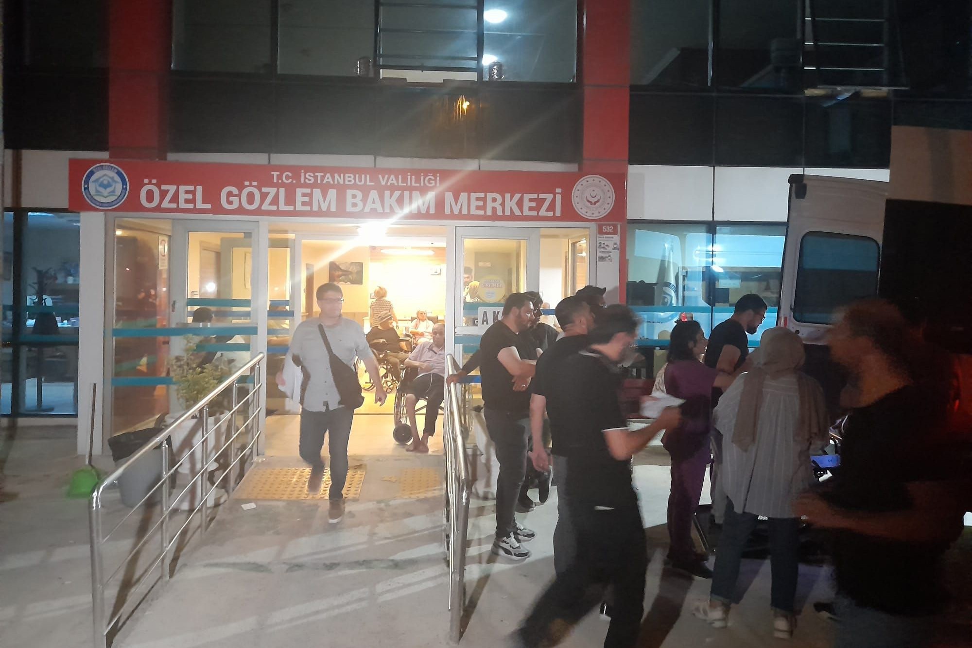 Hastaları tahliye edilen bakımevi