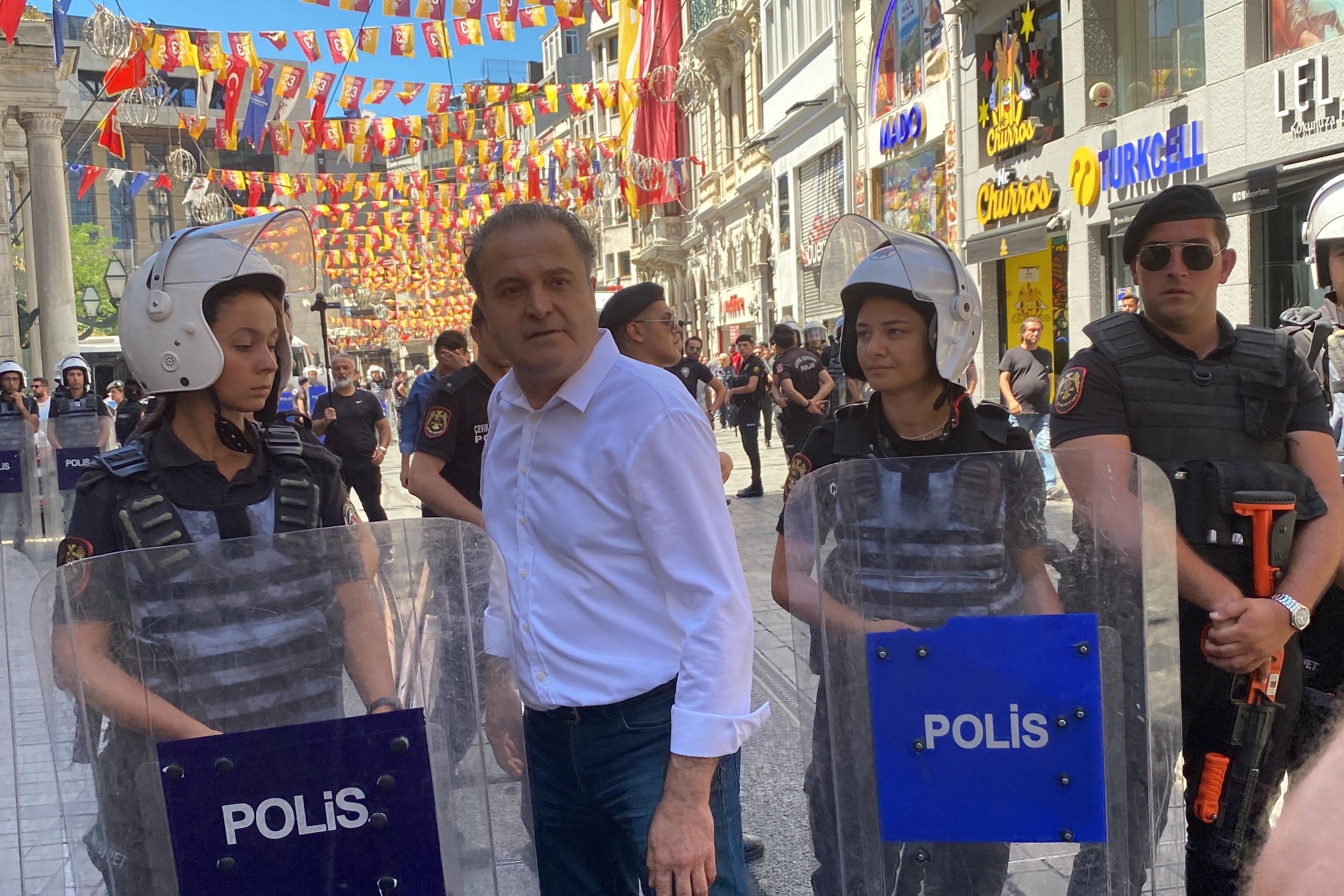 İskender Bayhan polis ablukasında