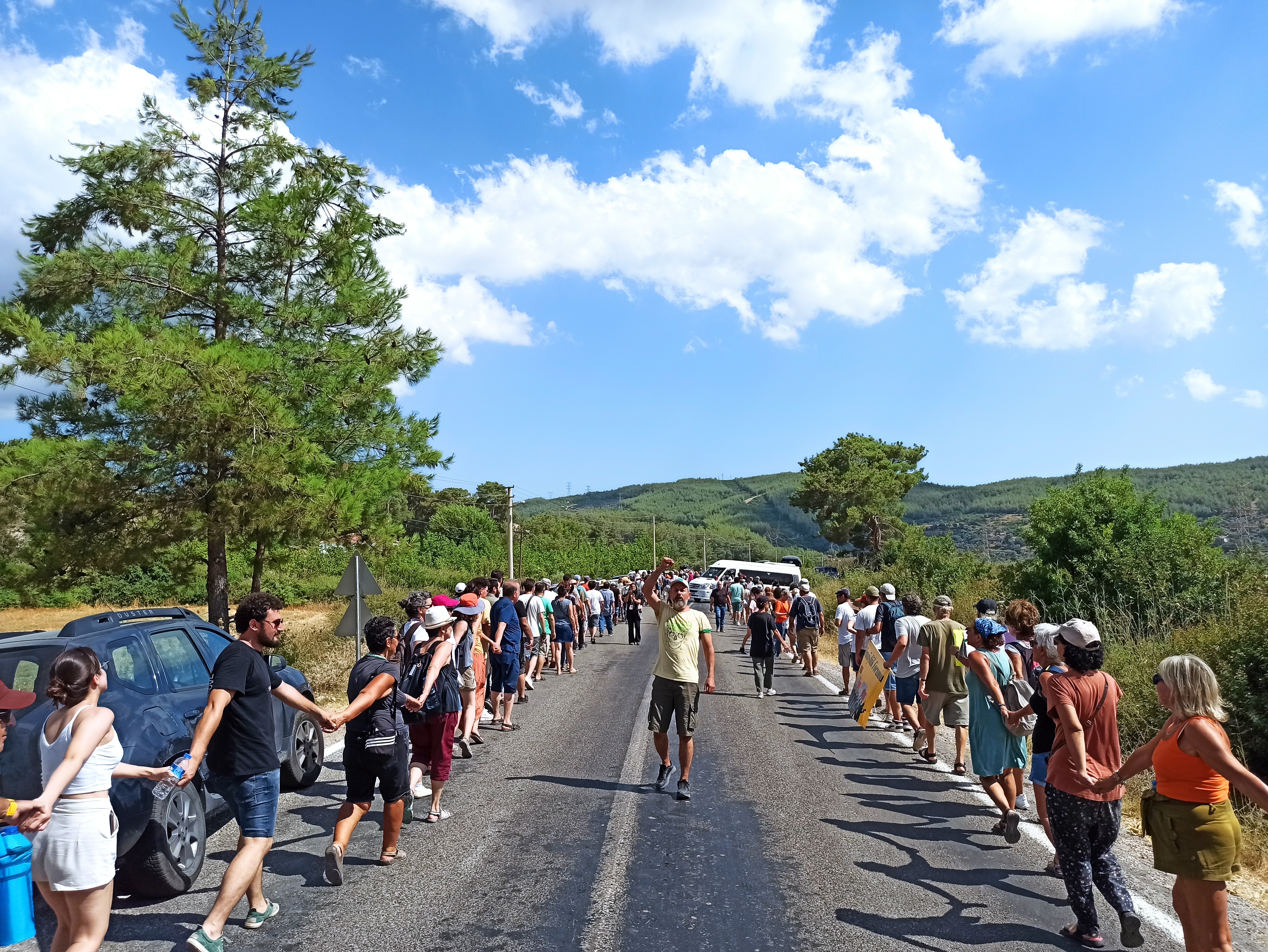 Akbelen'de insan zinciri