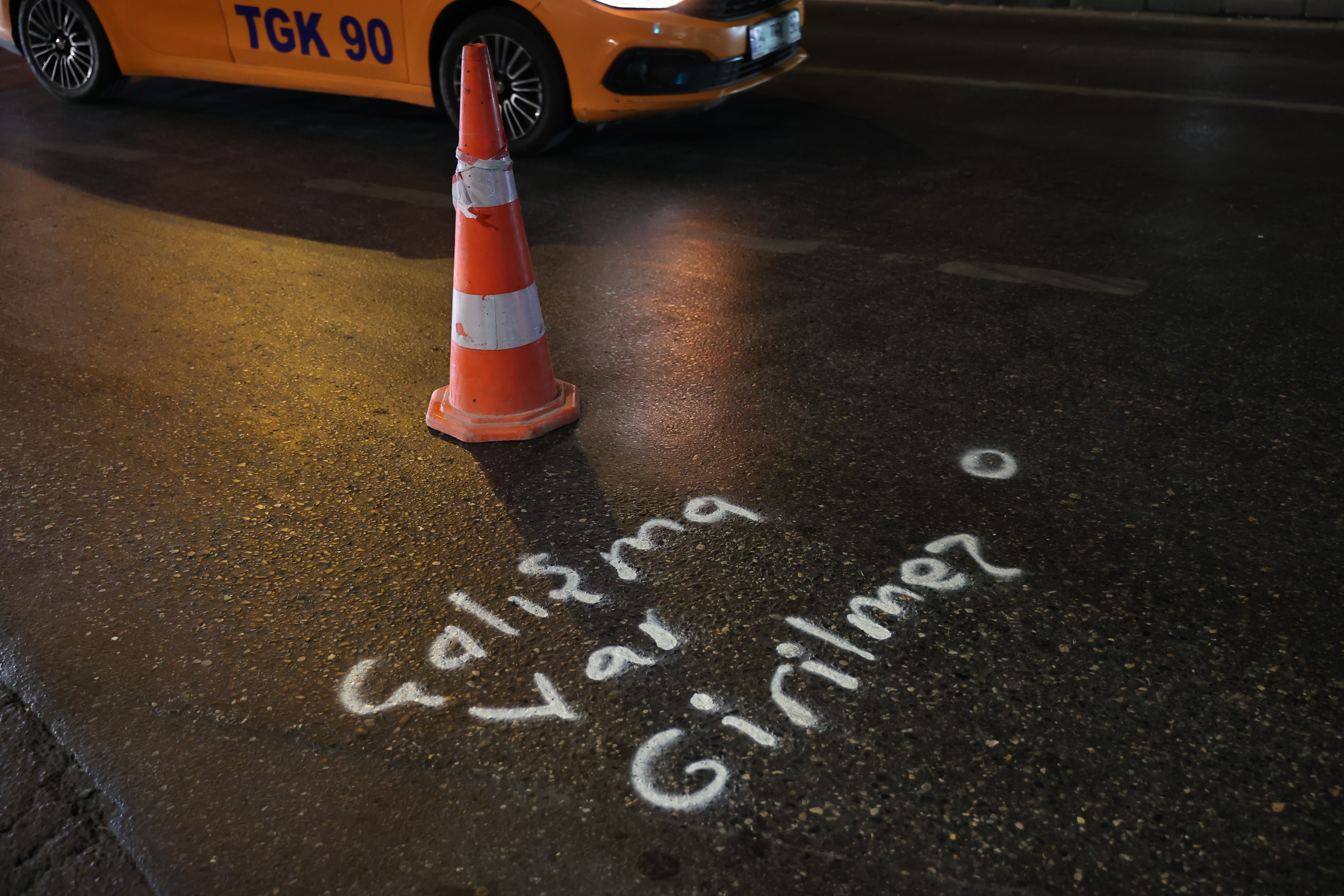 Galata Köprüsü'ndeki bakım çalışmaları esnasında çekilen bir fotoğraf.