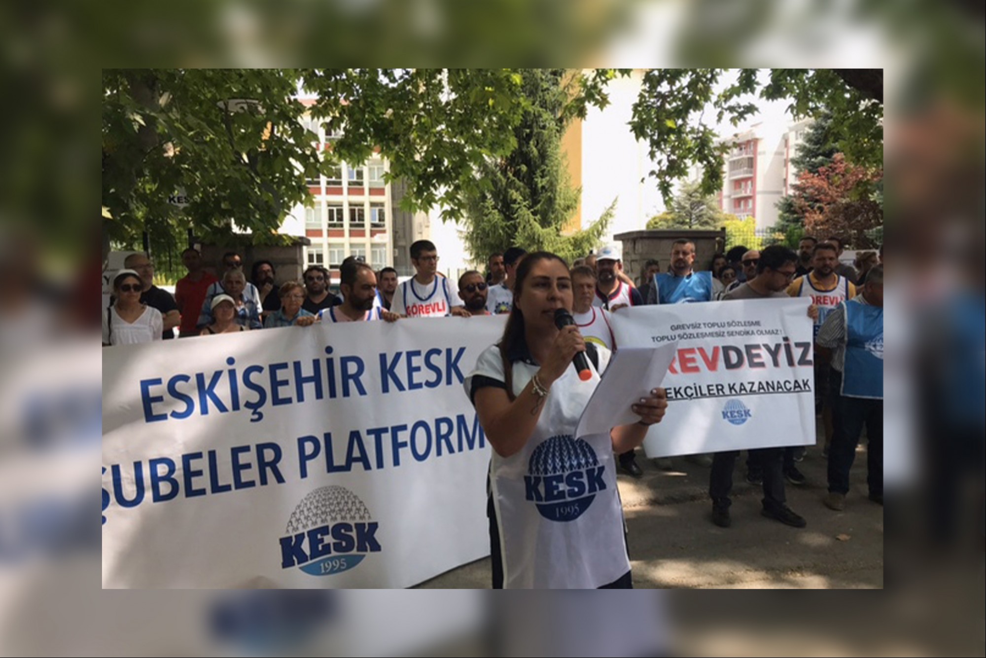 eylem yapan işçiler