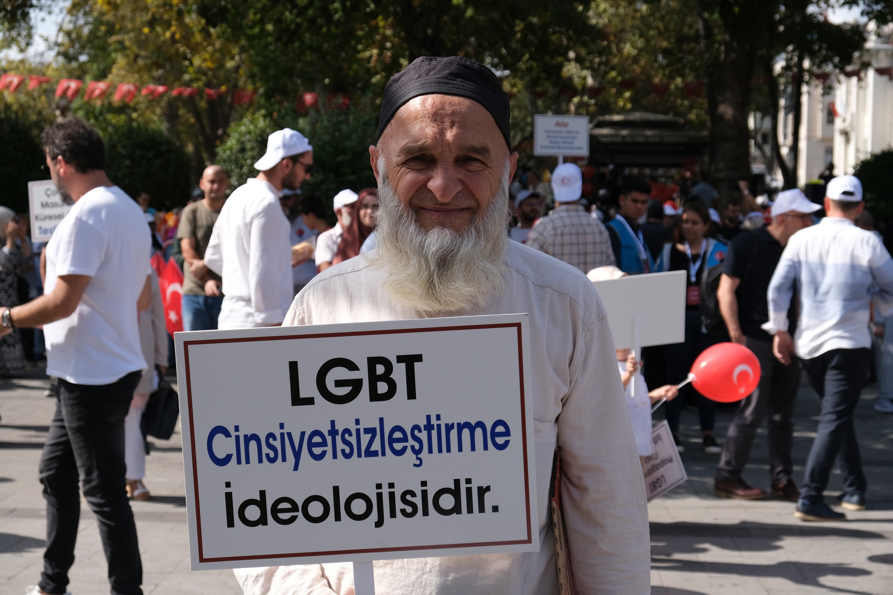 LGBTİ karşıtı 'büyük aile buluşması'