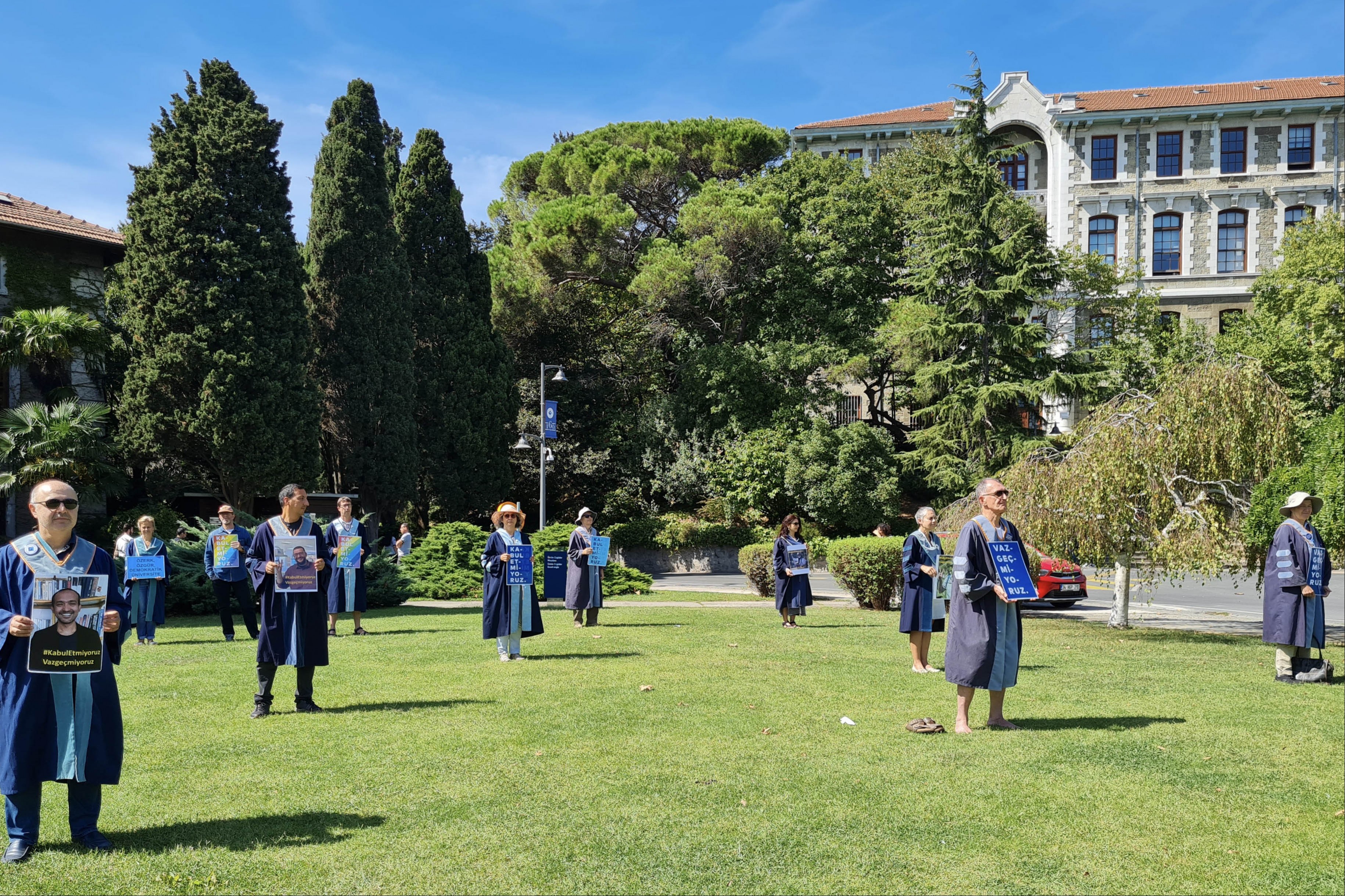 Boğaziçi akademisyen nöbeti