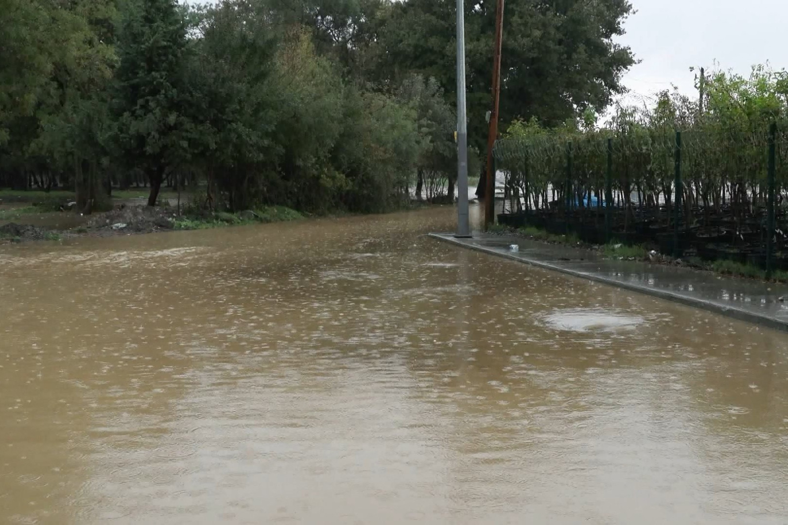 Arnavutköy'de taşkın