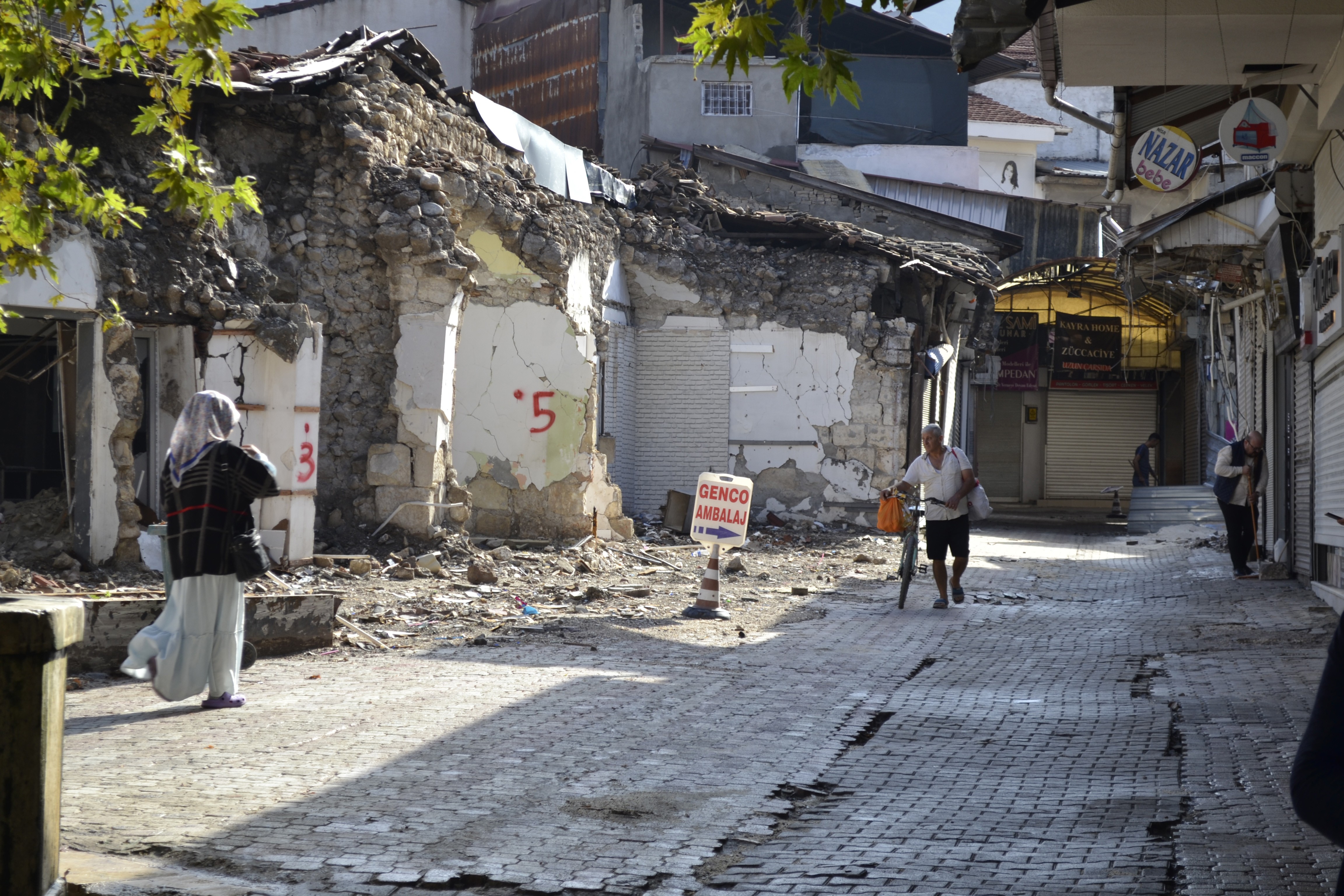 Hatay’ın Antakya Merkez İlçesi’nde bulunan tarihi Uzun Çarşı