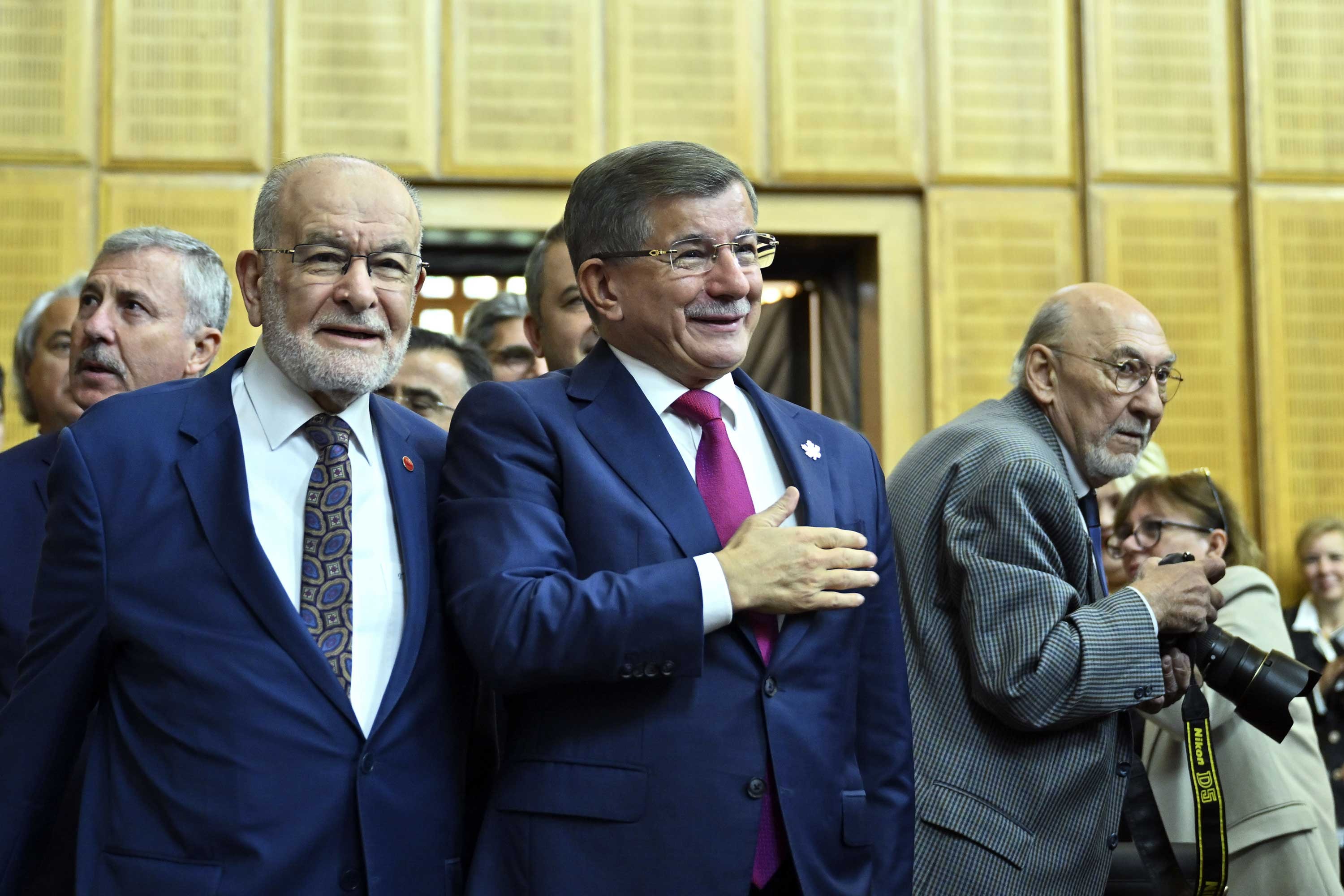 Temel Karamollaoğlu ve Ahmet Davutoğlu