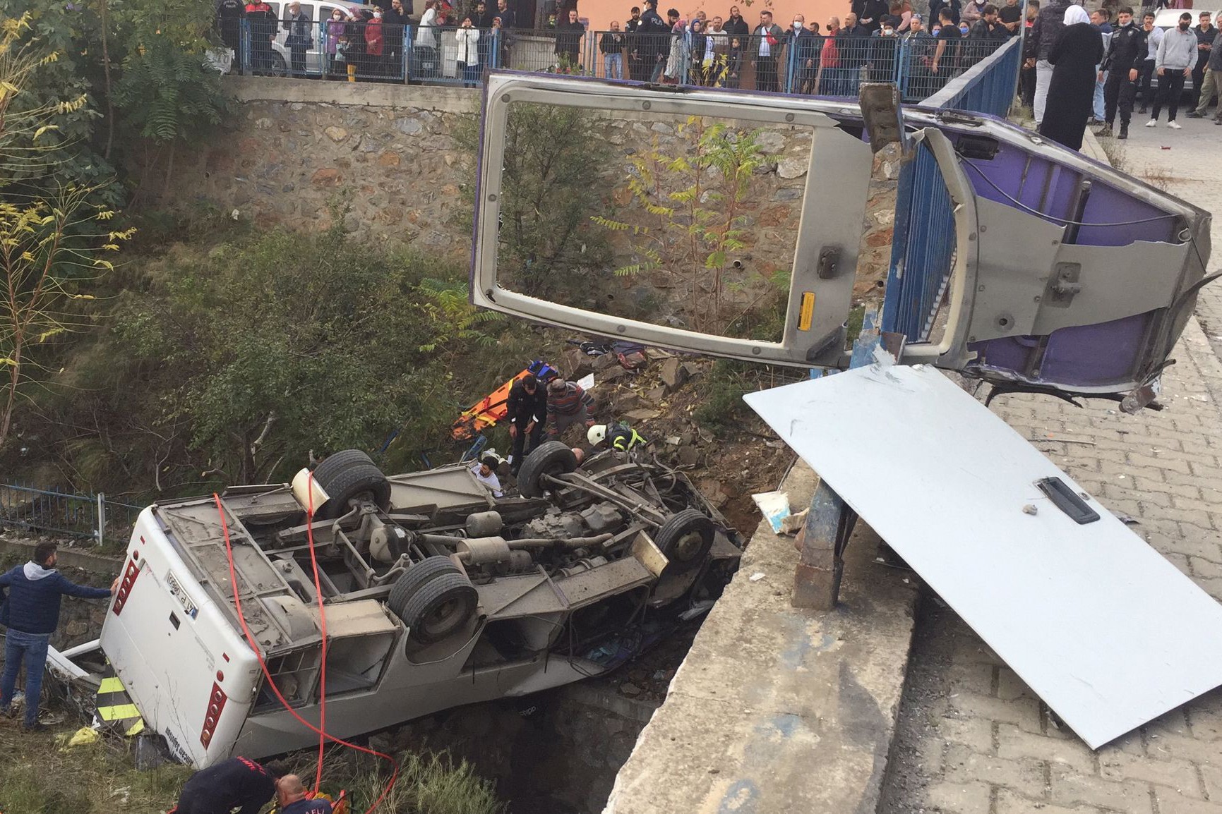 Kocaeli'nin Gebze ilçesinde 4'ü öğrenci 5 kişinin hayatını kaybettiği kaza 