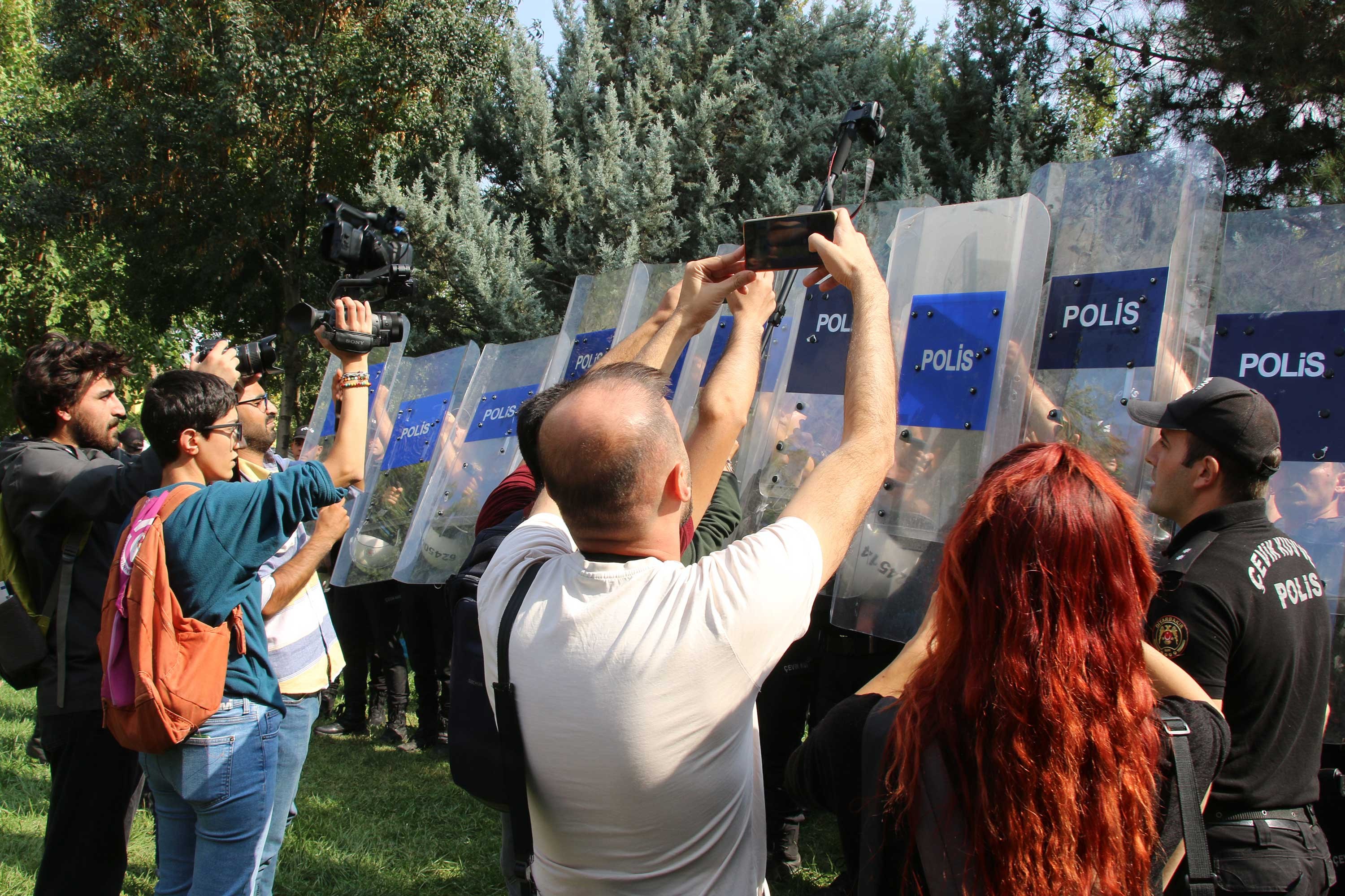 İmralı tecridi Diyarbakır'da protesto etti