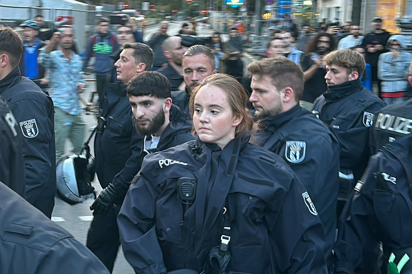 Polis bir kişiyi gözaltına aldı