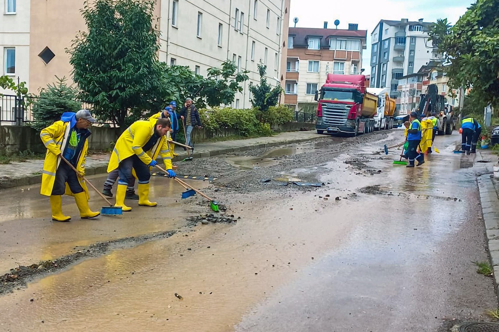 Fatsa'da su taşkınları sonrasında temizlik