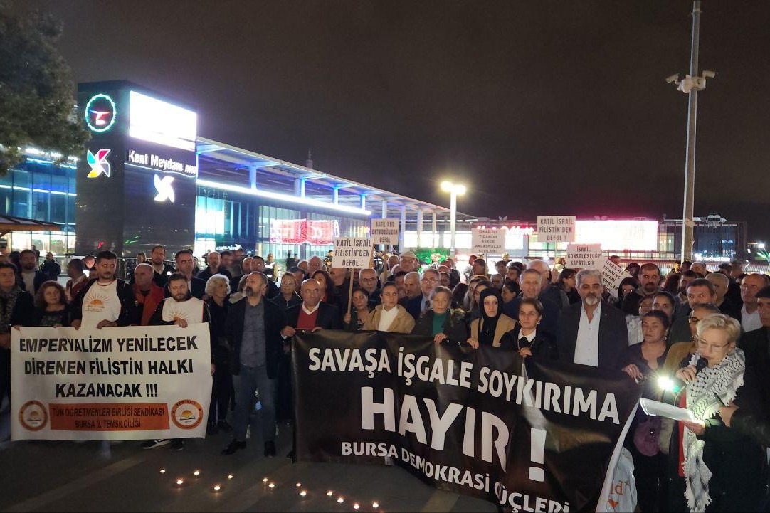 İsrail’in Gazze’ye yönelik saldırıları Bursa Demokrasi Güçleri tarafından protesto edildi