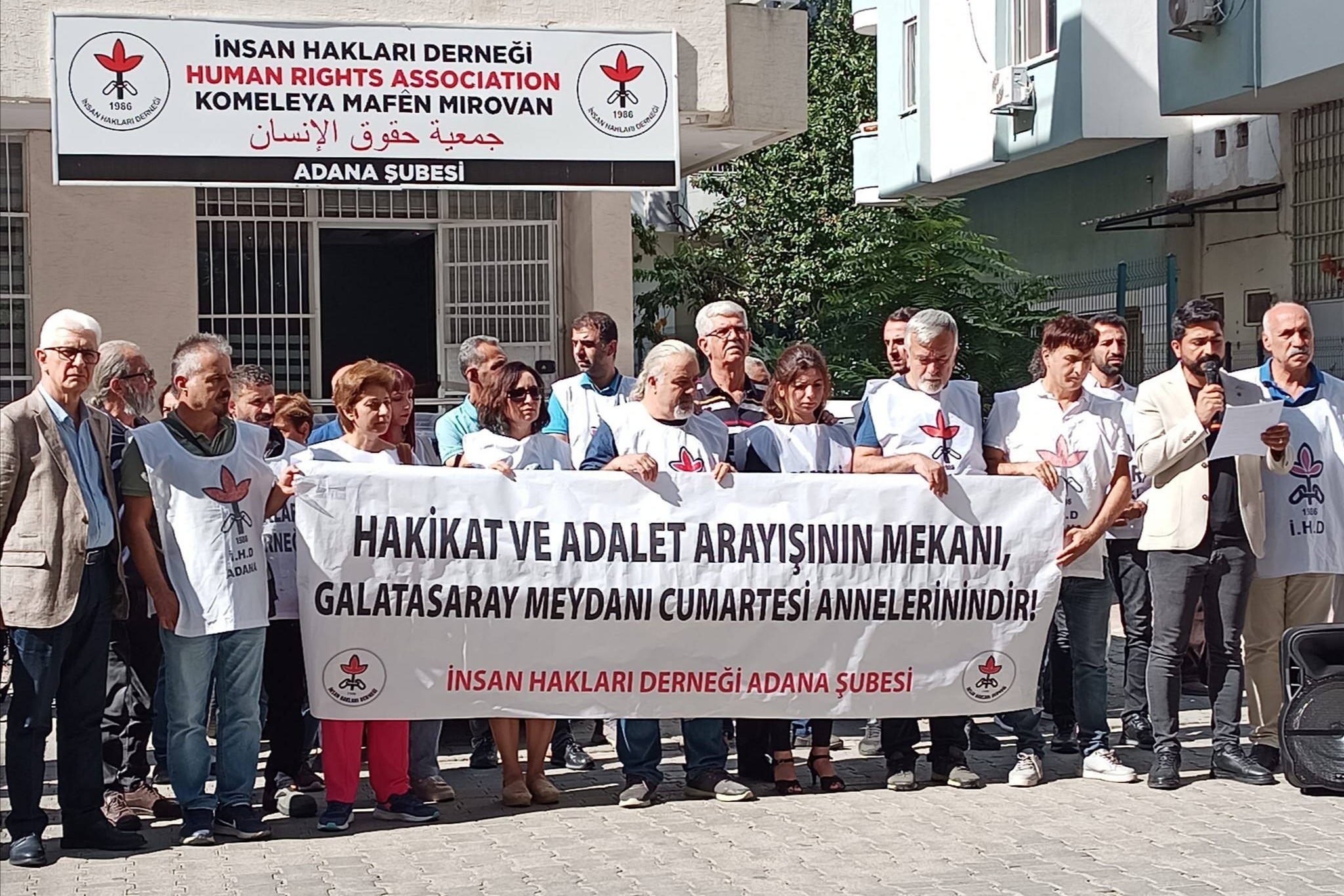 İHD'nin Cumartesi Anneleri'ne destek eylemi