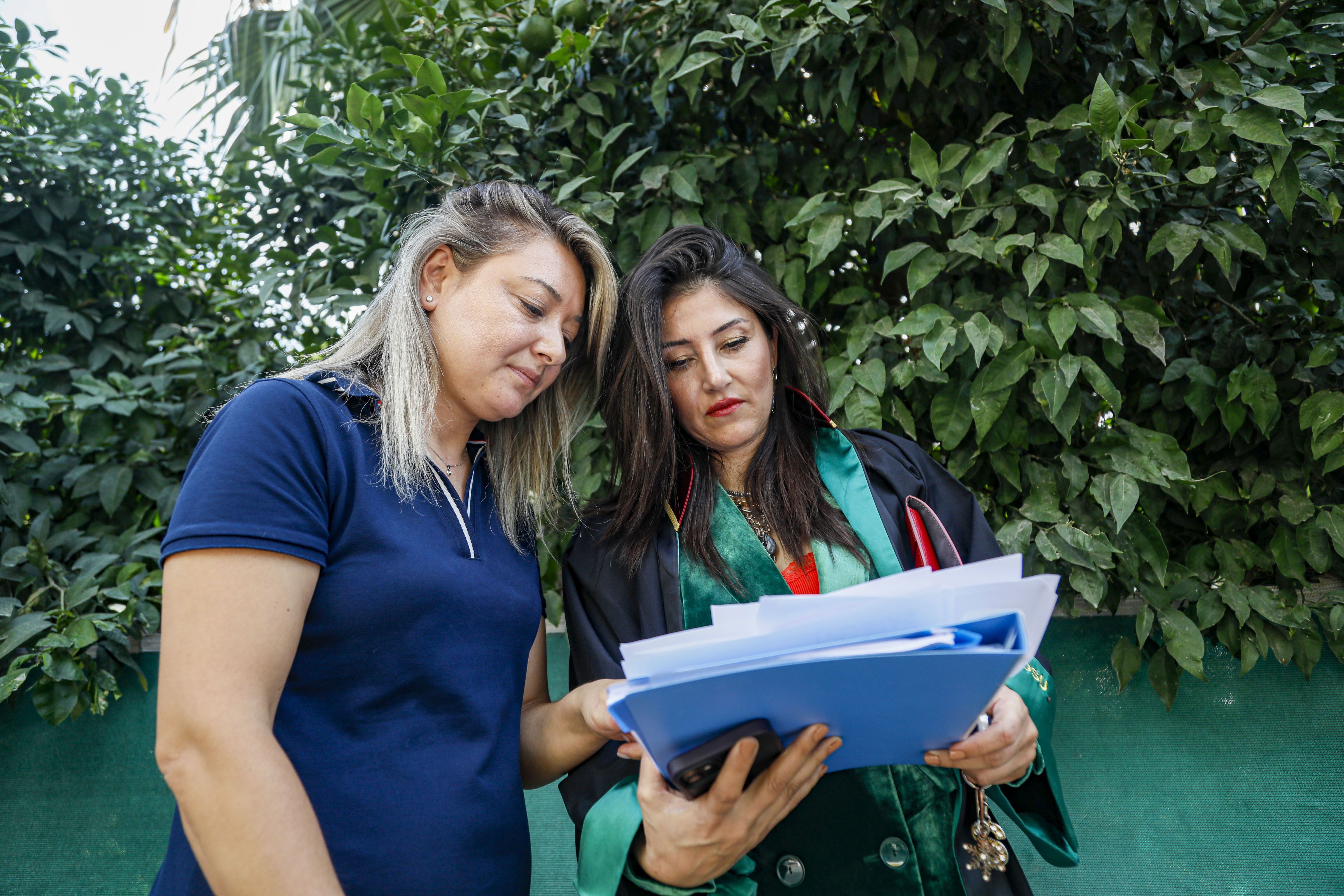 Çocuğu merdivenden itilen anne ve avukat