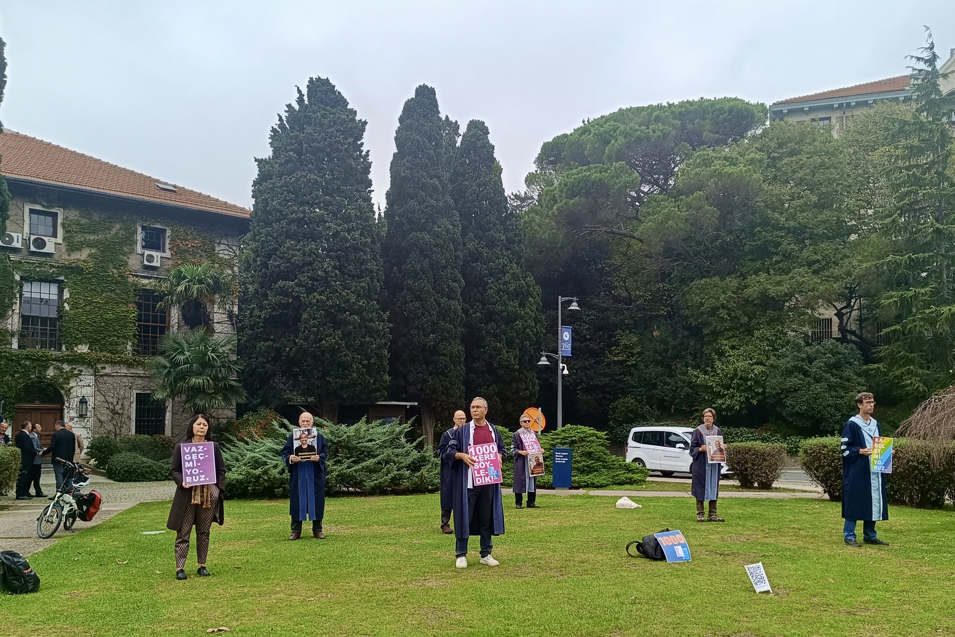 Boğaziçi Üniversitesi Akademisyenleri