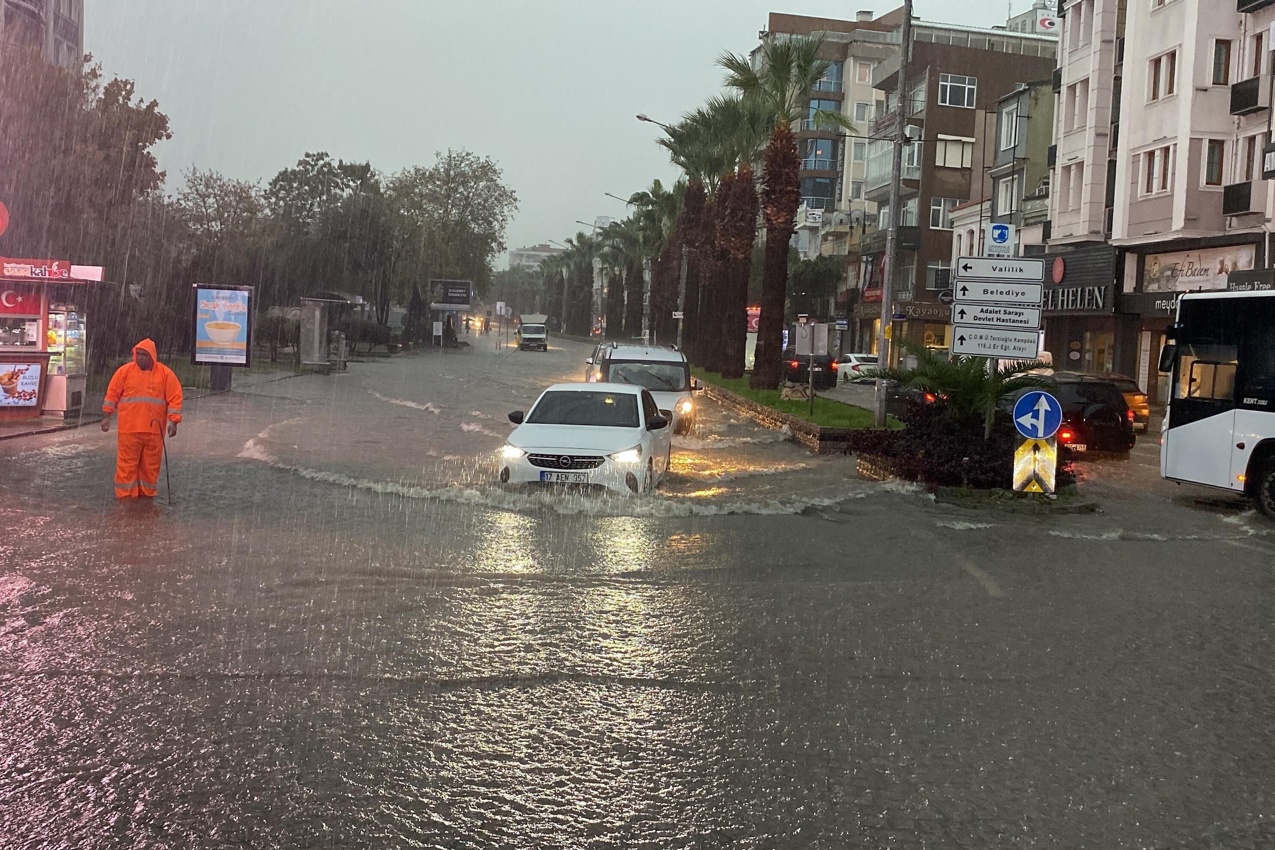 Çanakkale'de sağanak