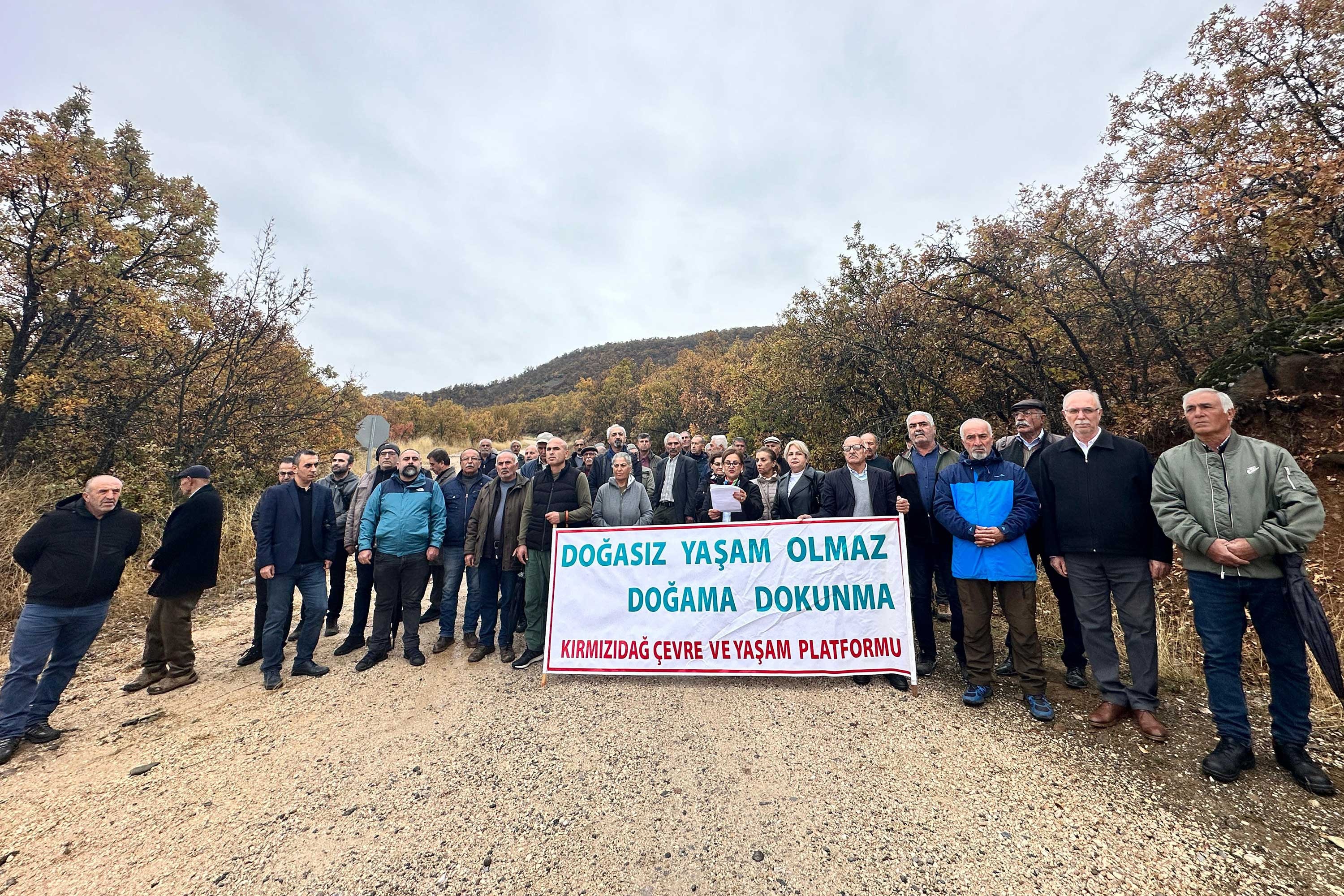 Dersim Kırmızıdağ'a çöp tesisi yapılmasını protesto eden yurttaşlar