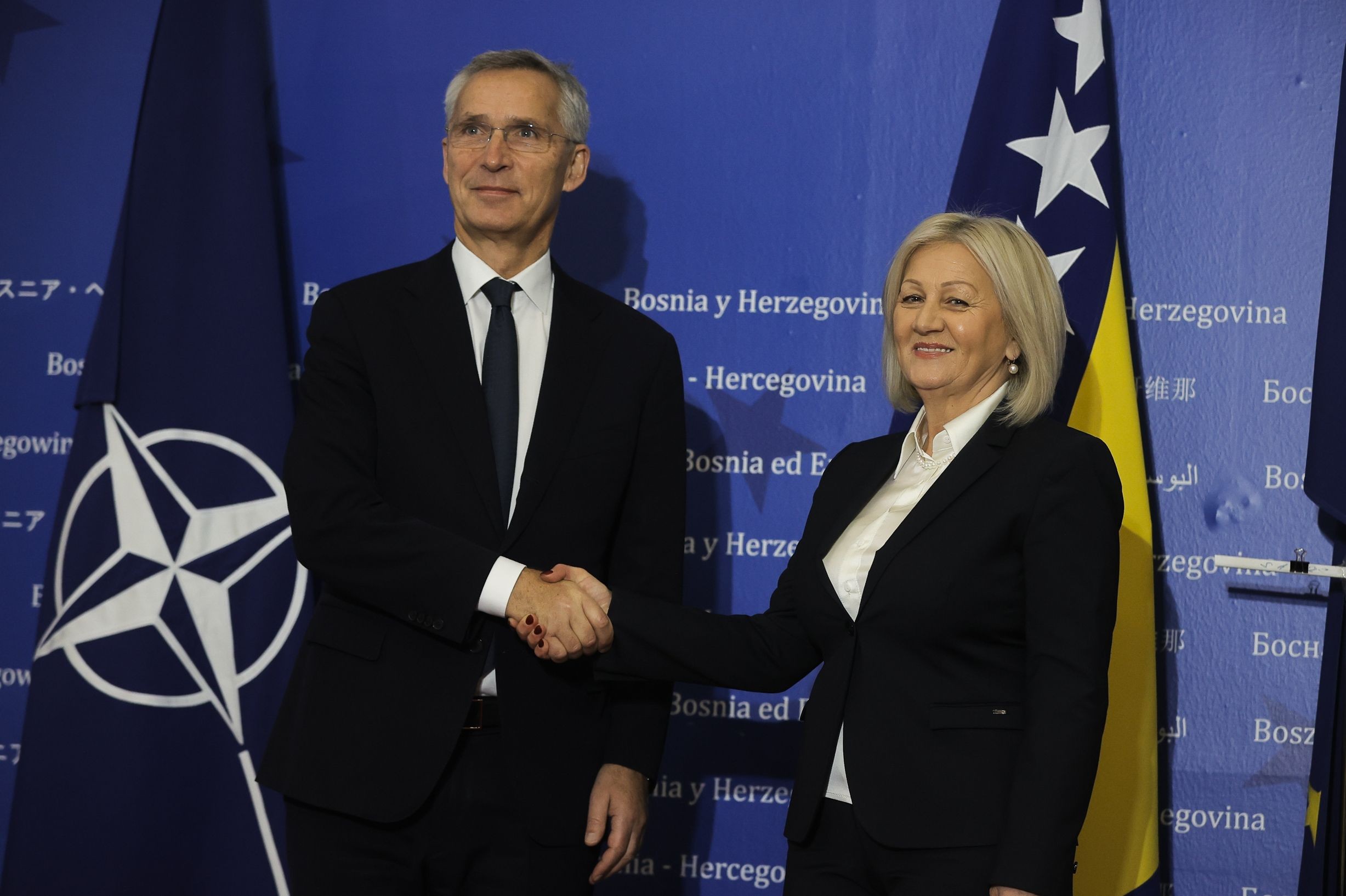 Jens Stoltenberg ve Bakanlar Konseyi Başkanı Borjana Kristo