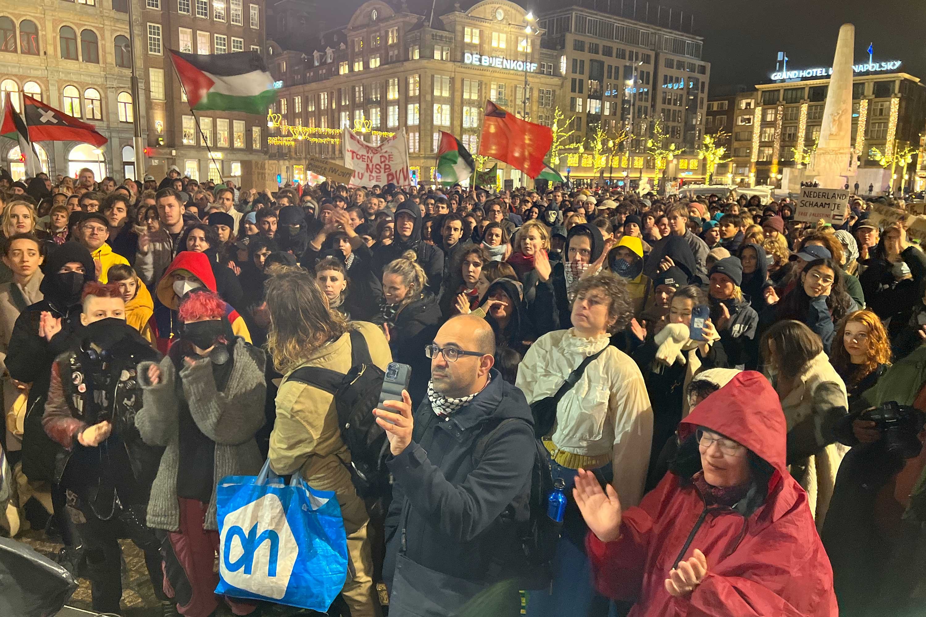 Hollanda'da aşırı sağın yükselişi protesto edildi