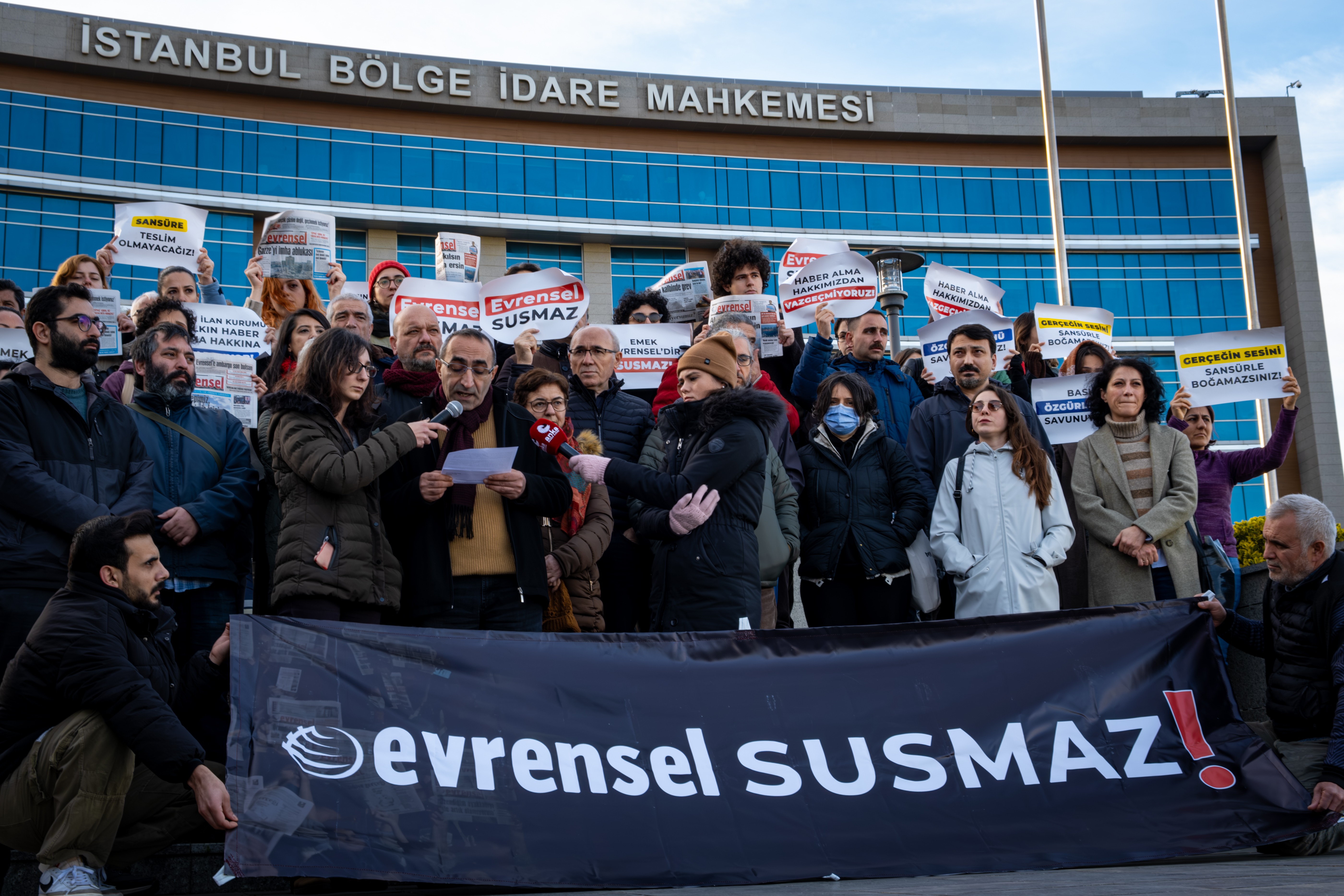 Evrensel gazetesi davası, basın açıklaması.