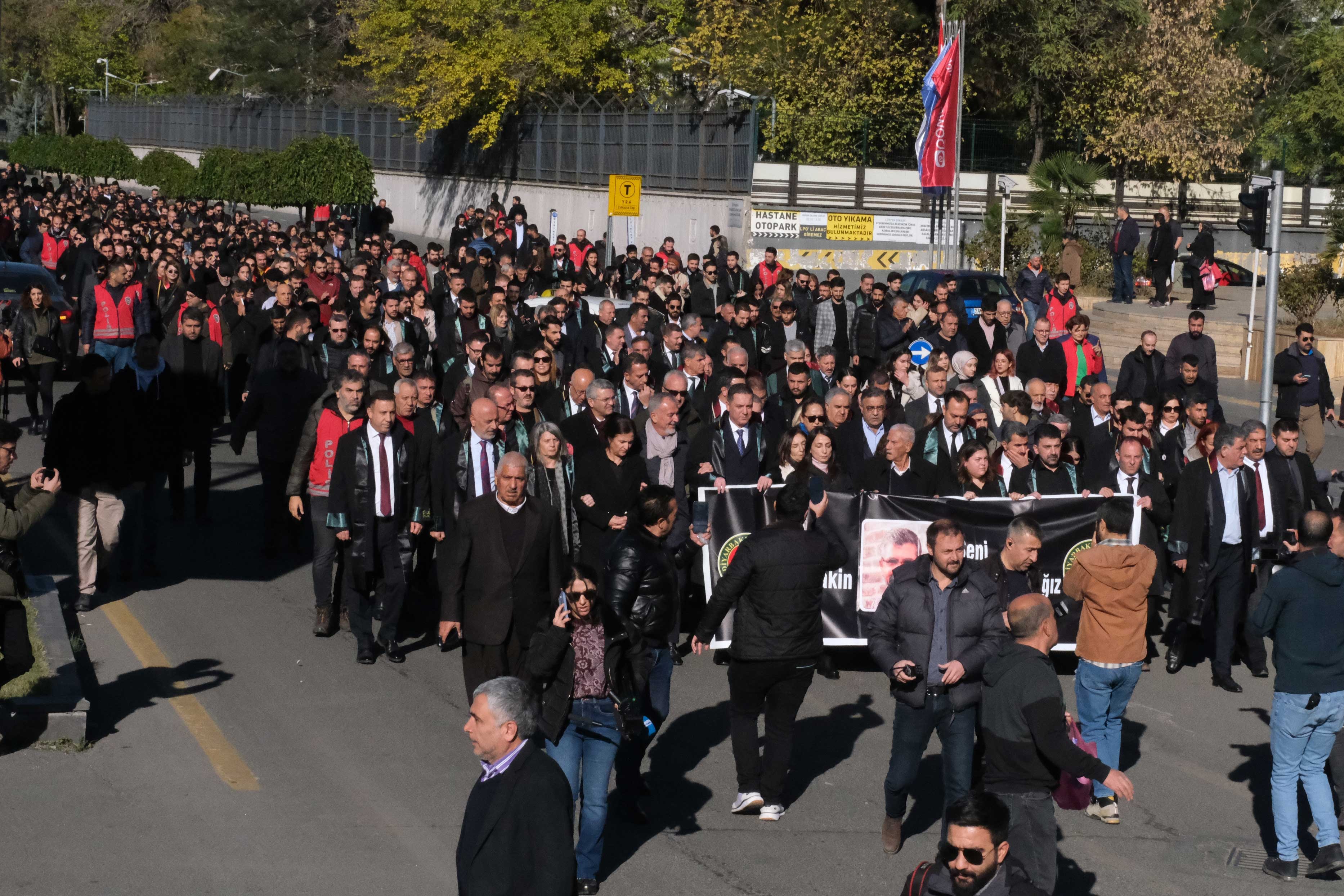 Tahir Elçi, katledilişinin 8'inci yılında öldürüldüğü yerde anıldı