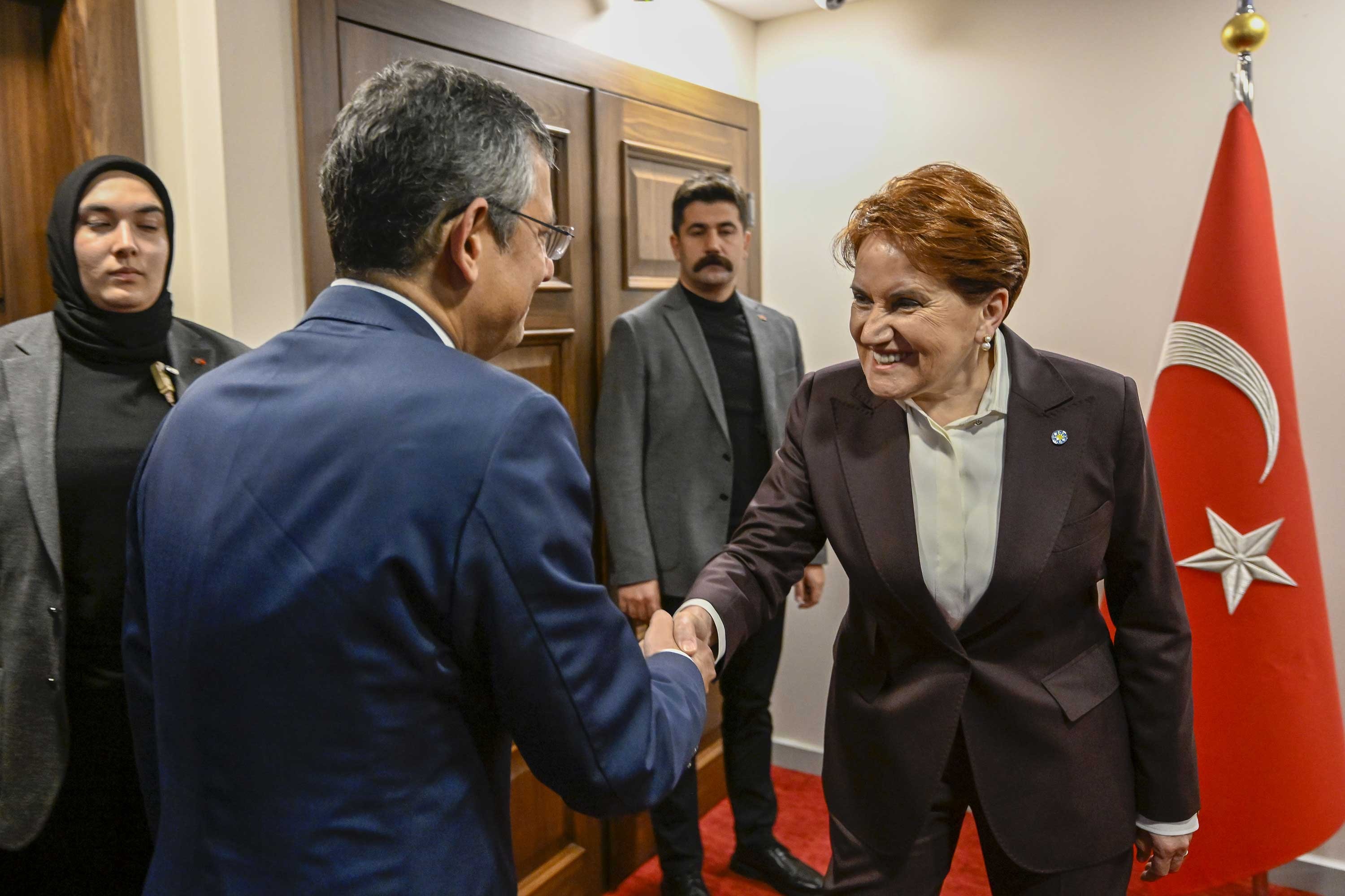 Özgür Özel ve Meral Akşener