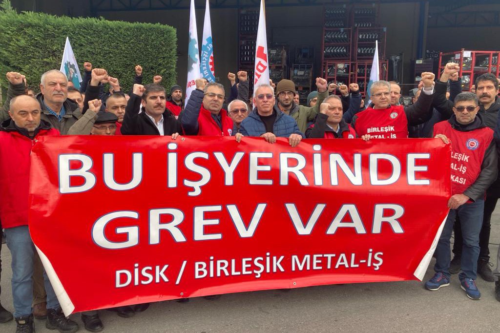 Birleşik Metal-İş Bursa Şubesinin örgütlü olduğu Şahinkul  işçileri greve çıktı