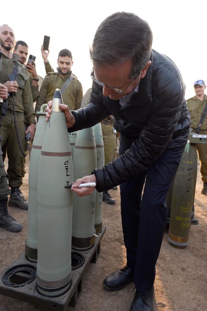 bomba üstüne yazı yazan Herzog