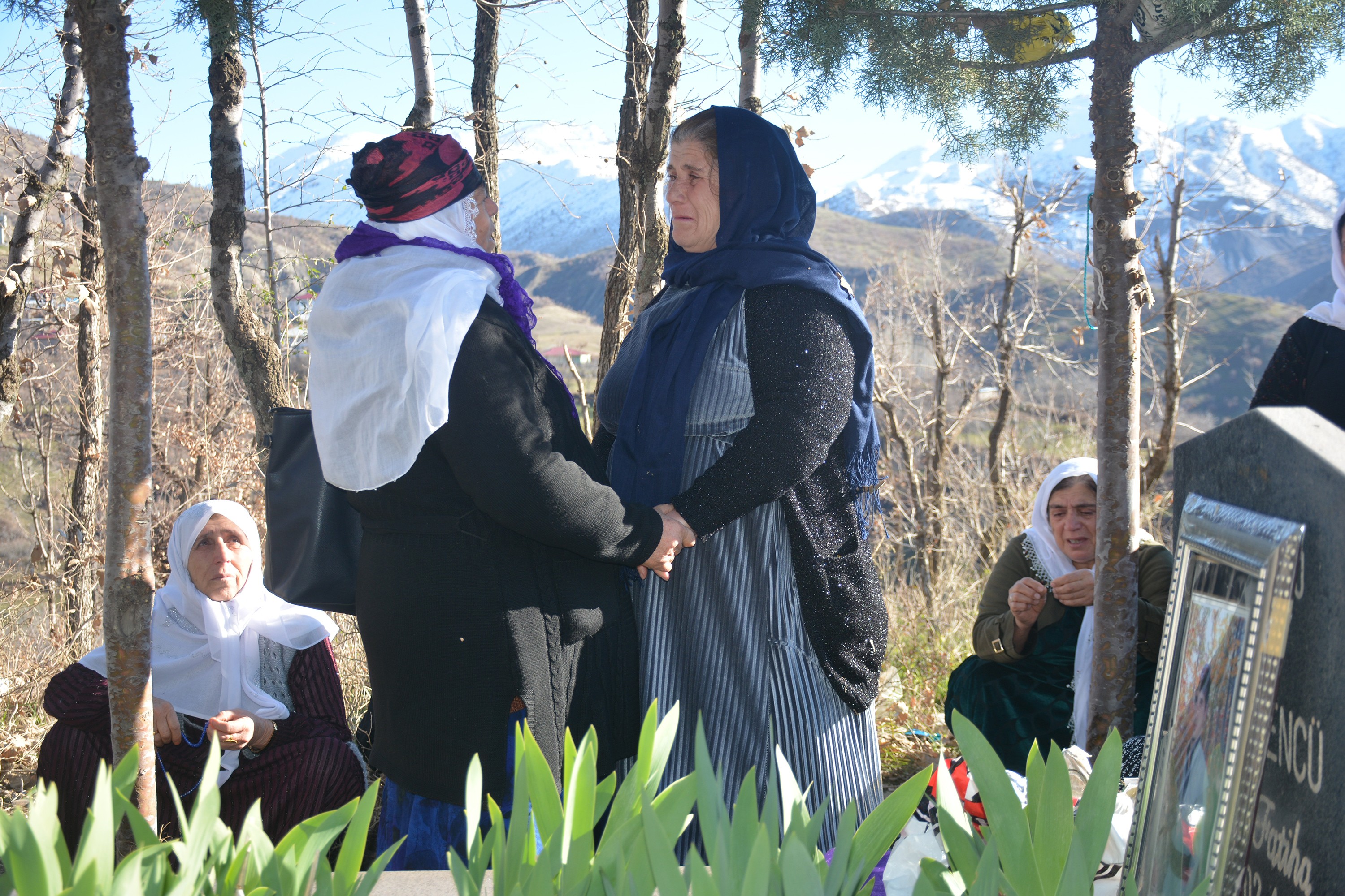 Roboskî Katliamı’nda yaşamını yitirenler, katliamın 12. yılında mezarları başında anıldı