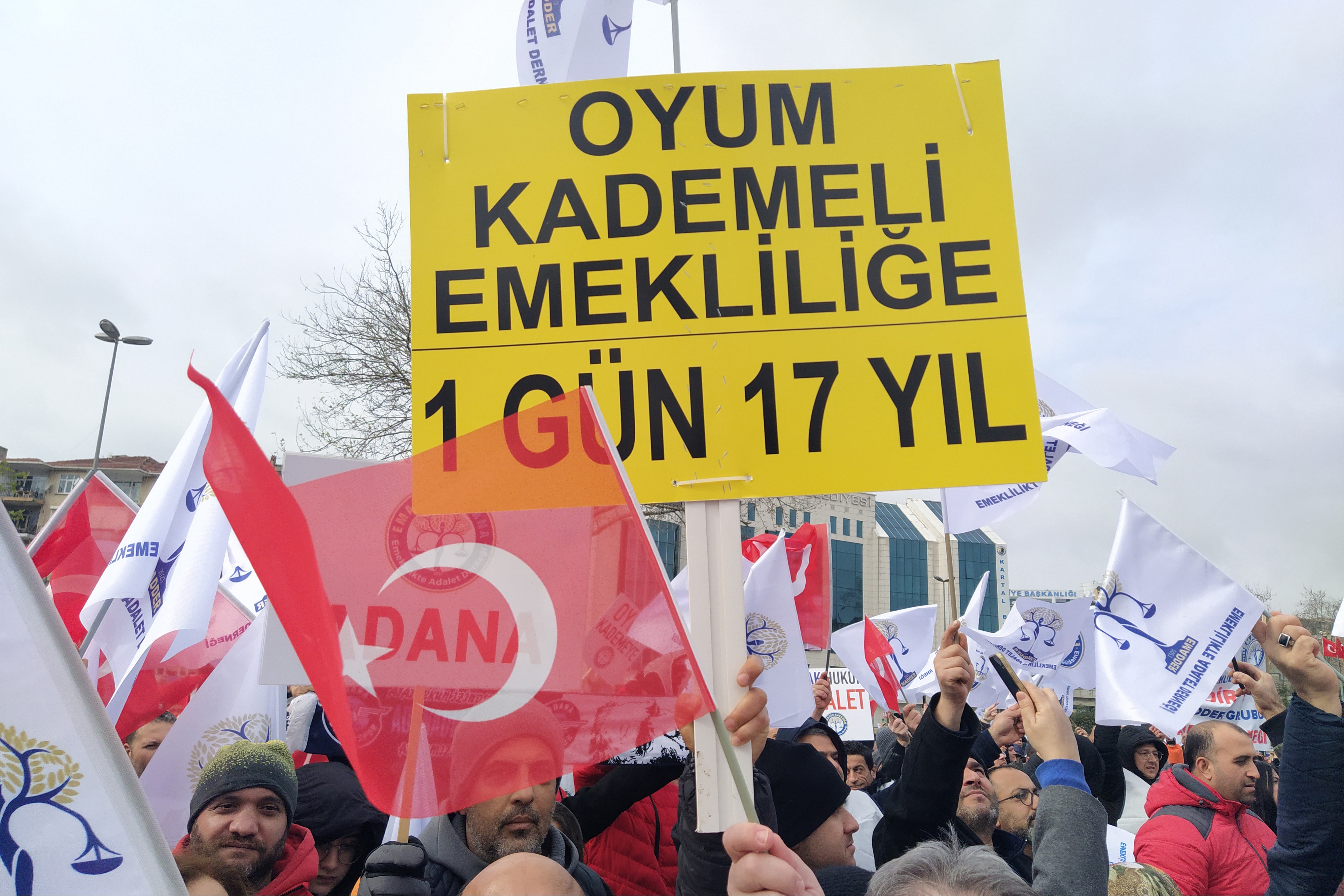 Emekliler miting düzenledi