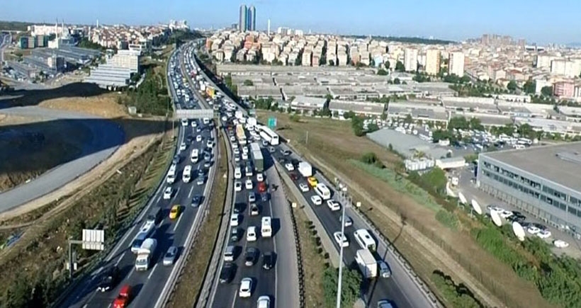 İstanbul'da sürücüler 33 kilometreyi 3 saatte geçebildi