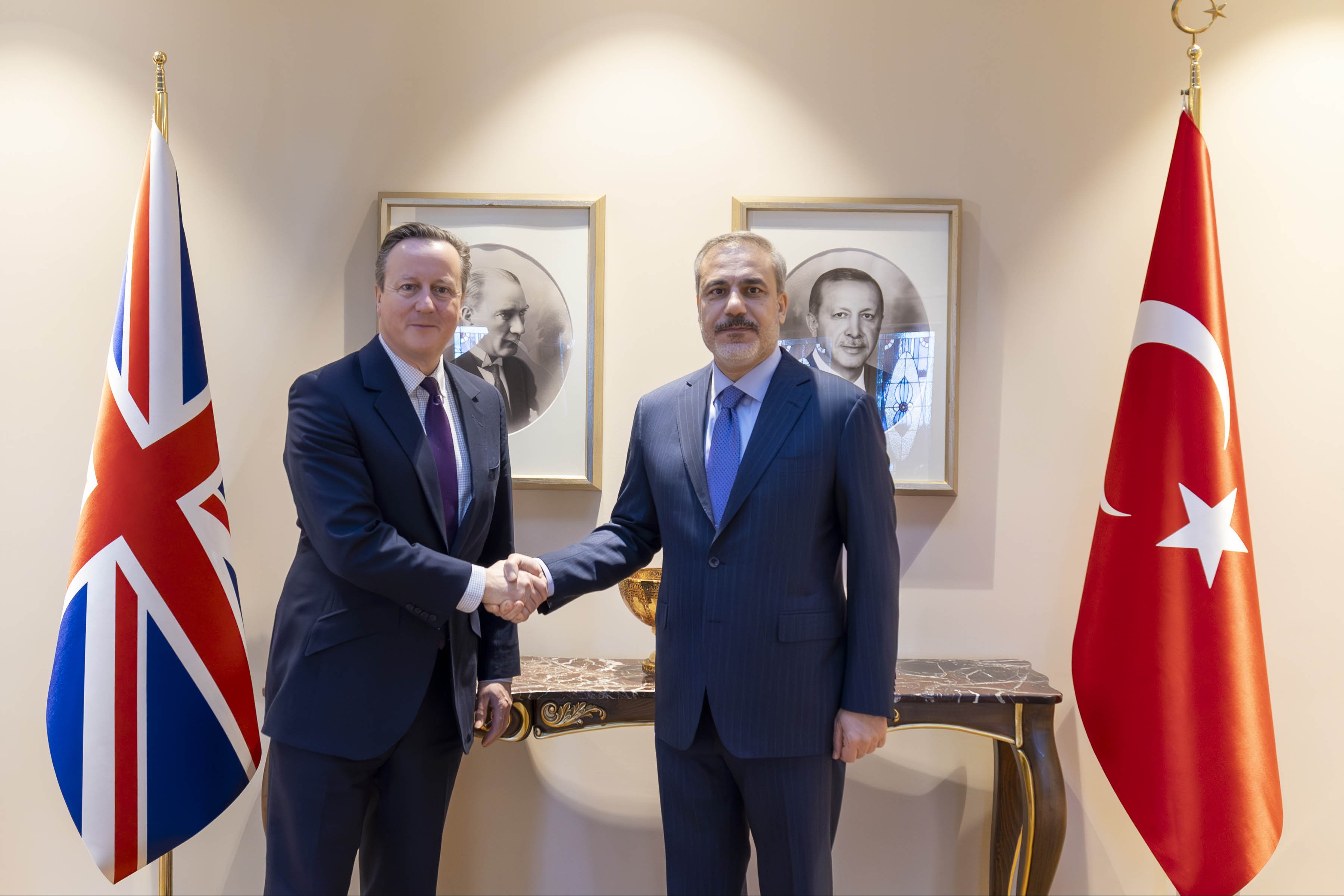 David Cameron ve Hakan Fidan