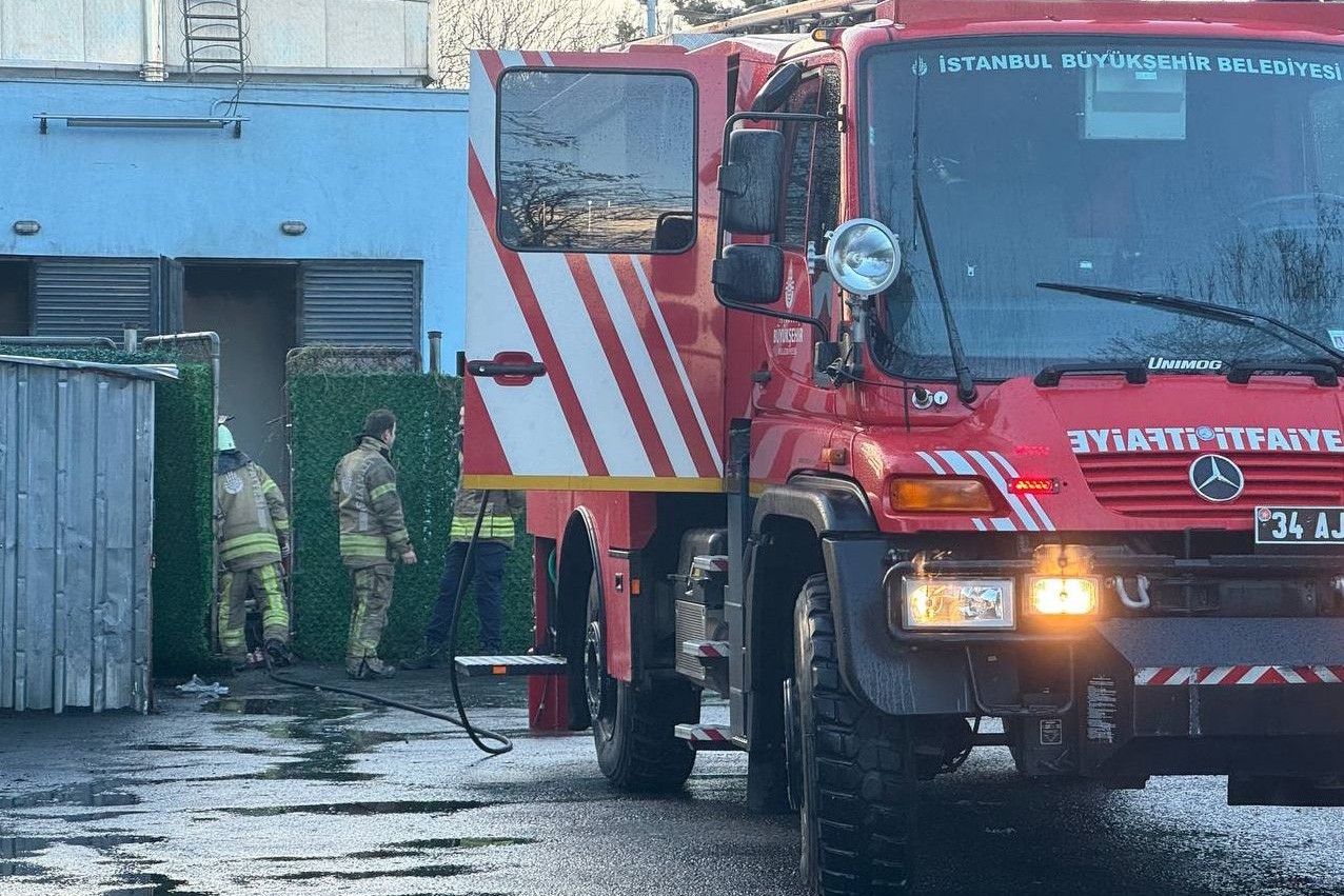 İstanbul Kadıköy'de trafo merkezinde yangın