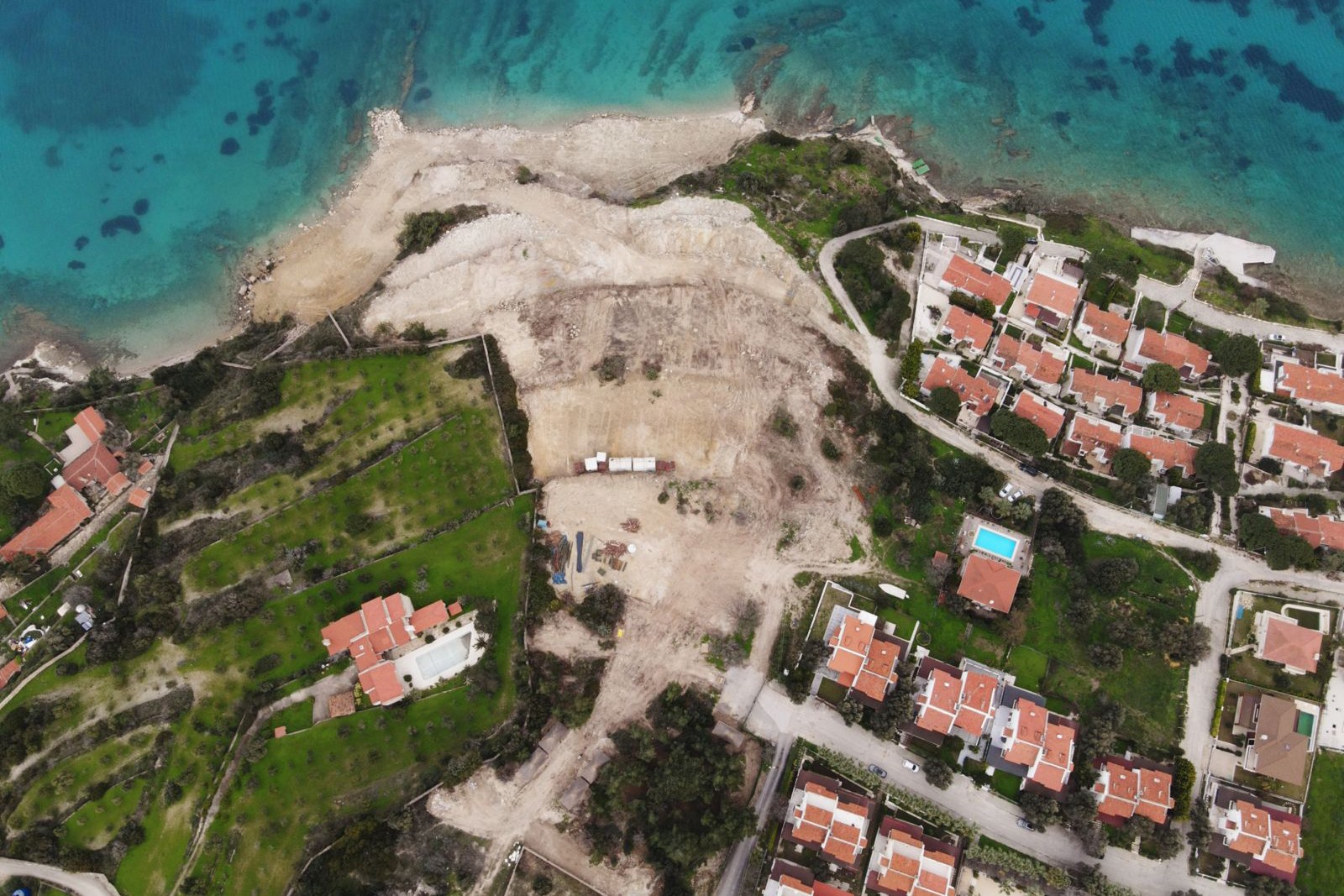 Çeşme'de Ayayorgi Koyu'ndaki tahribat