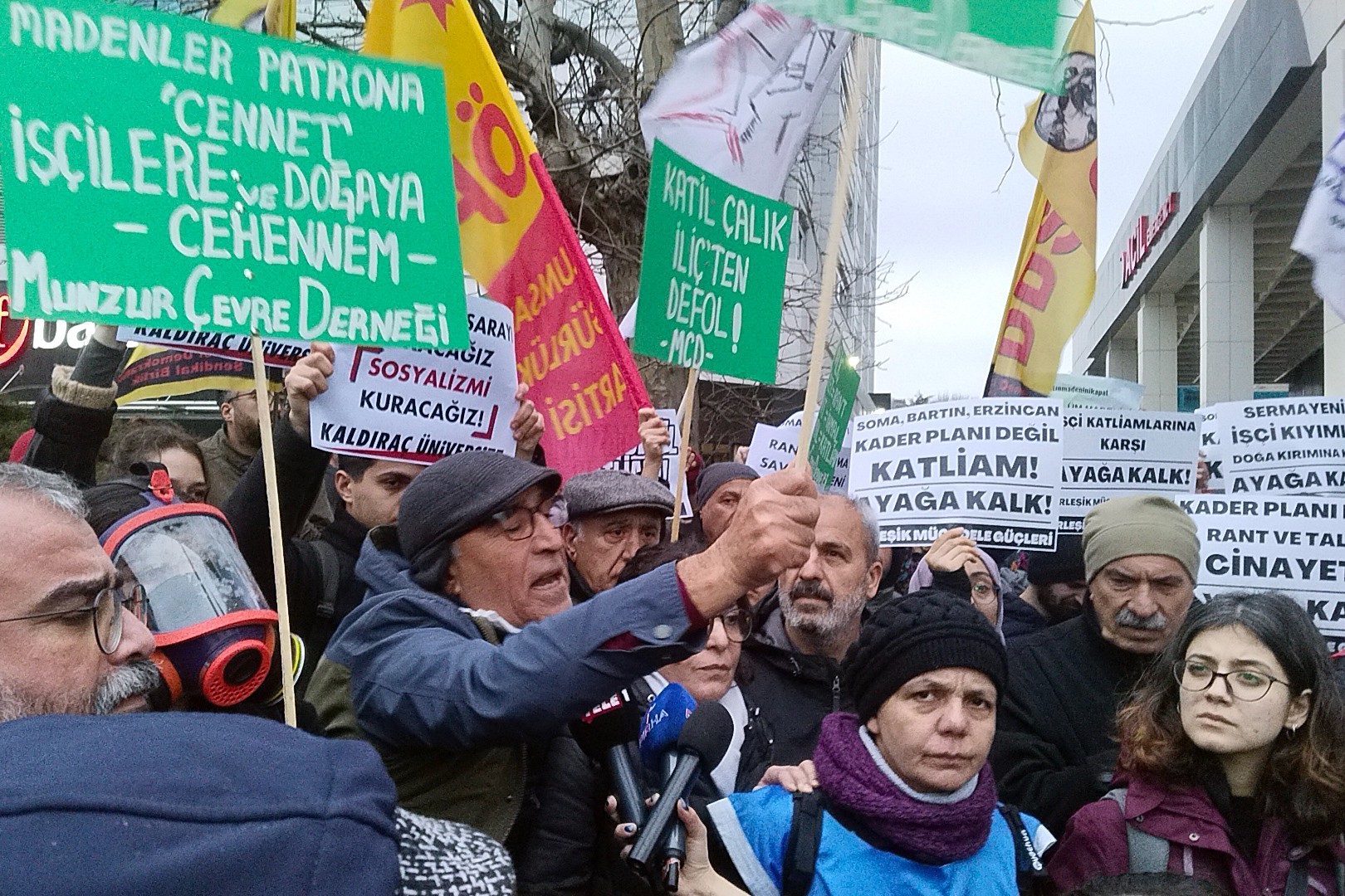 Çalık önünde protesto