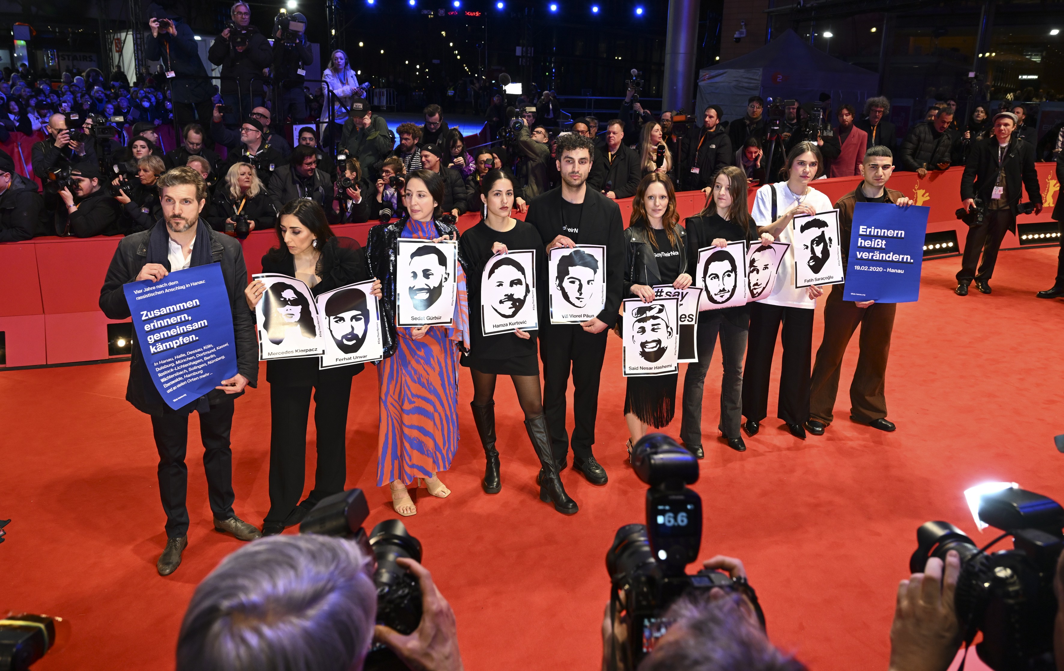 Bir grup sinemacı Hanau katliamında ölenleri kırmızı halıda andı | Fotoğraf: AA