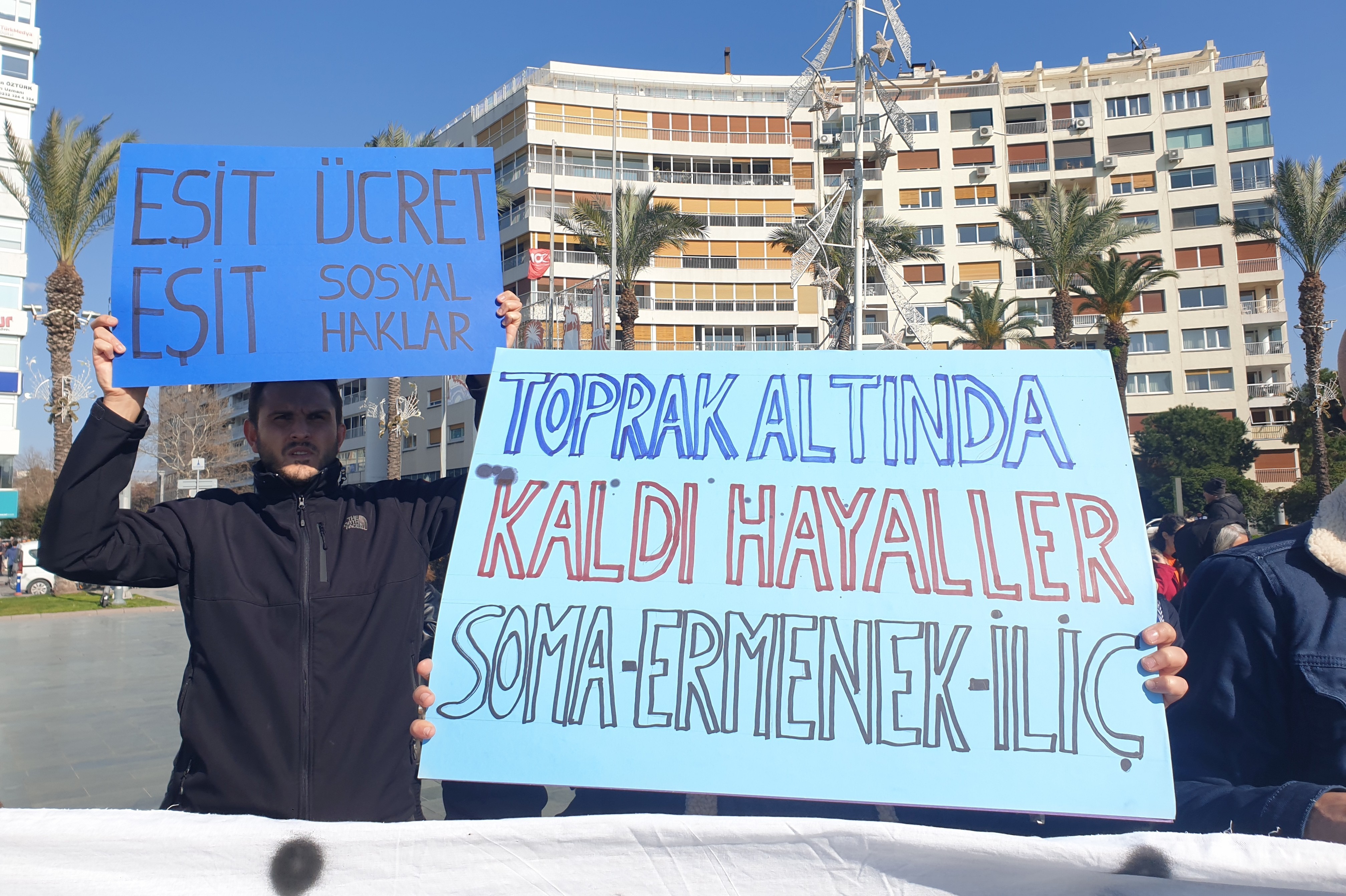 İzmir'de taşeron işçilerin eylemi