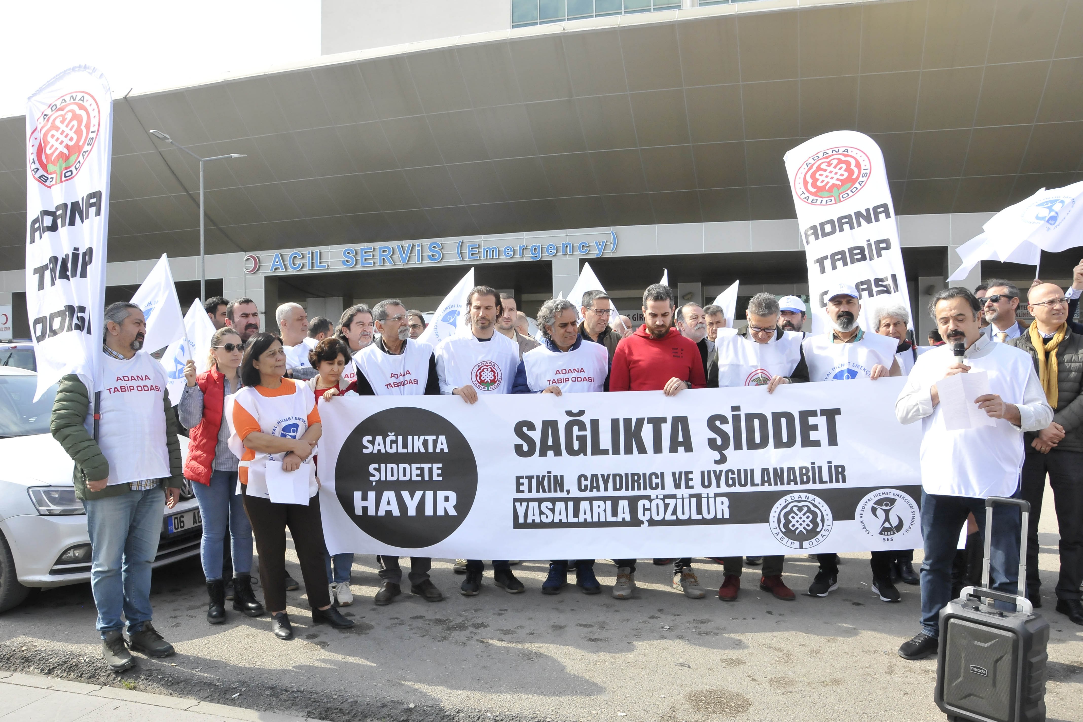 Adana'da sağlıkta şiddete karşı açıklama