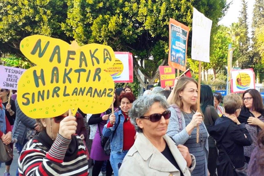 Kadınların nafaka hakkı talebi