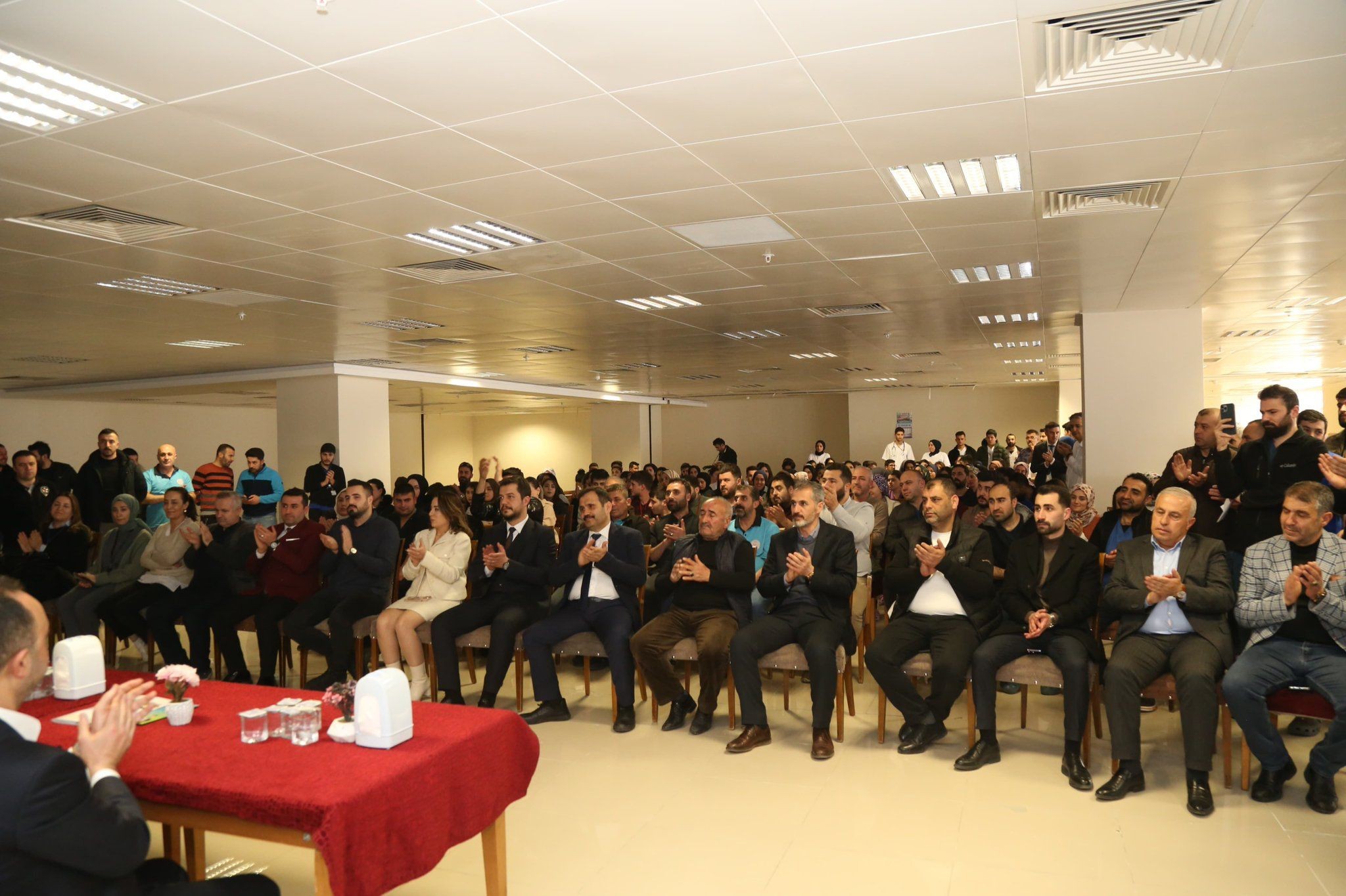 Hastanede aday tanıtımı.