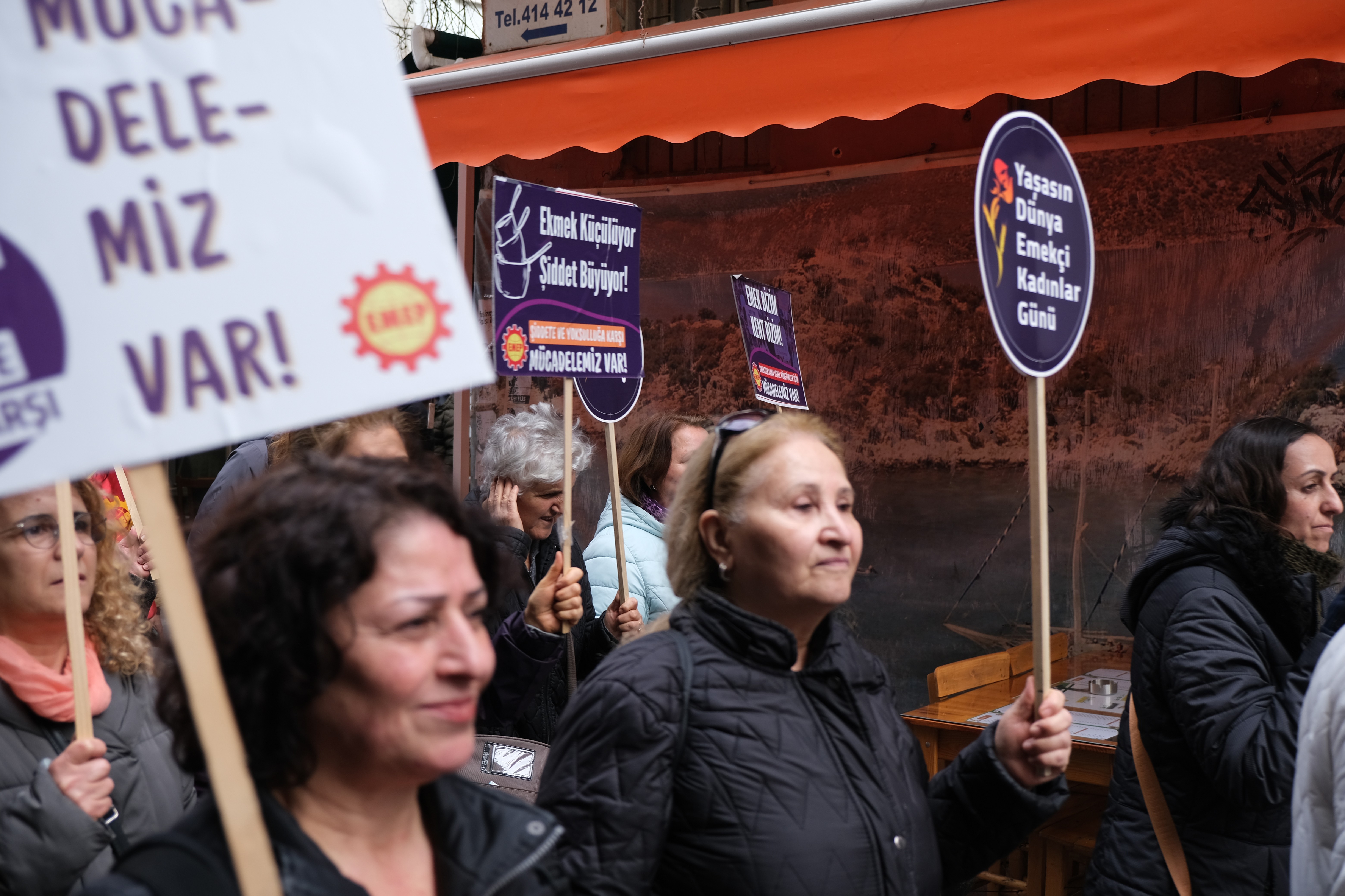 Kadınlar yürüyüş düzenledi