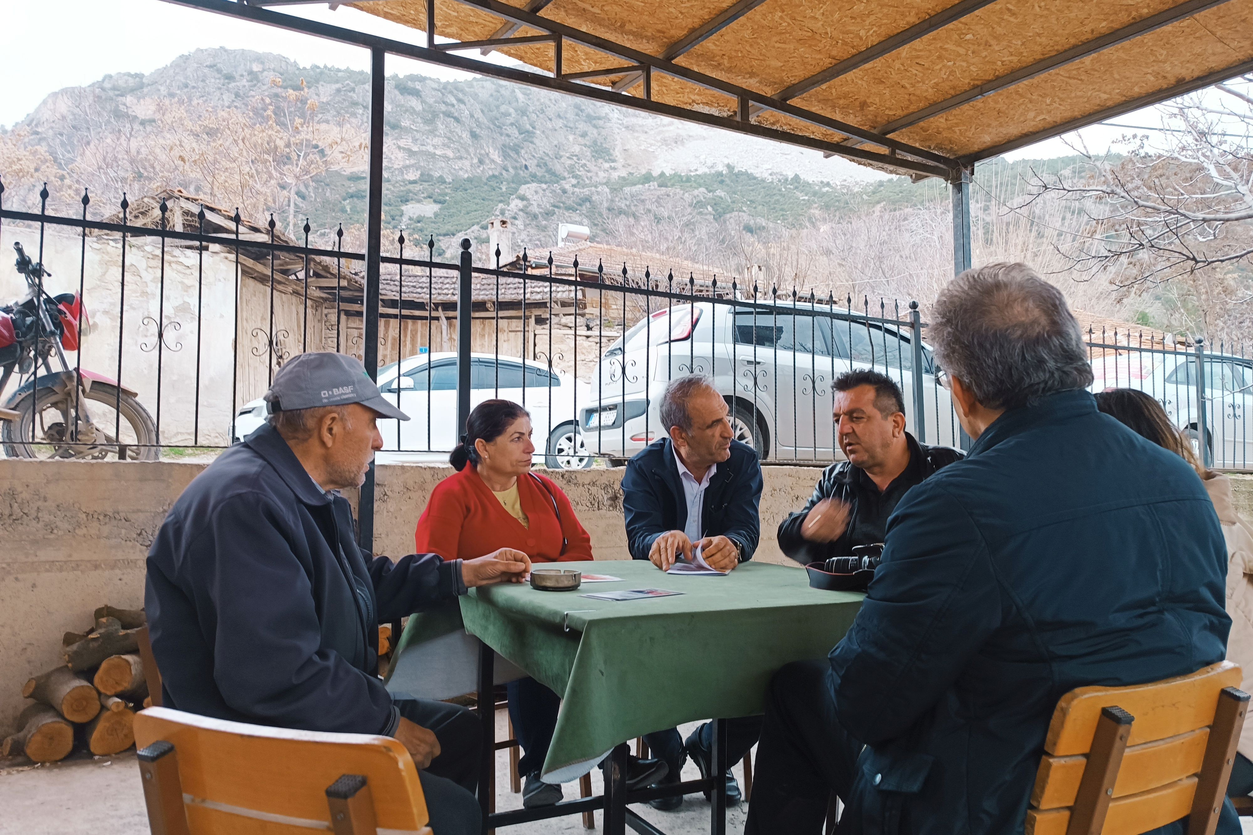  EMEP Denizli adayı Göçer ve köylüler